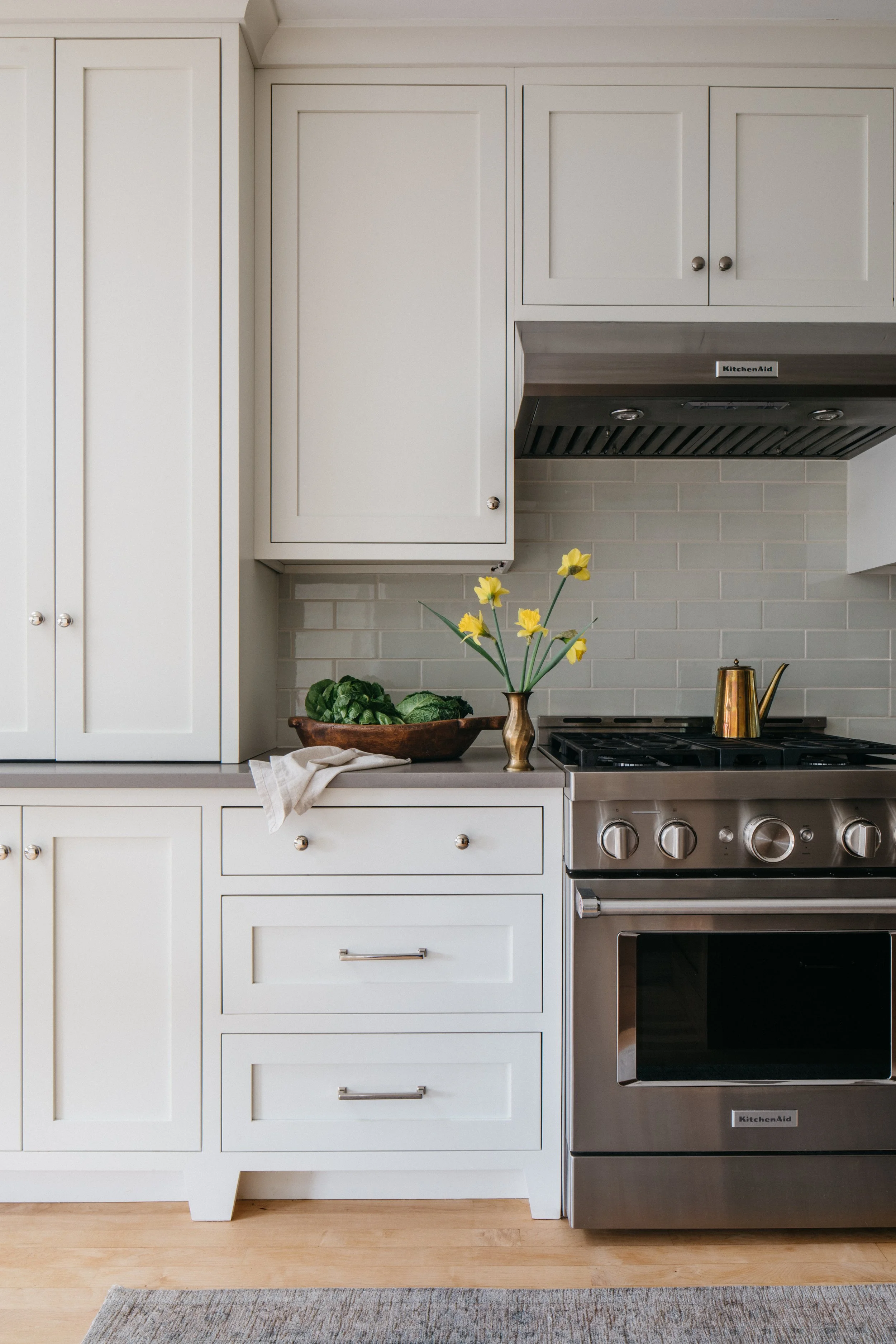 molly-quinn-design-traditional-kitchen-range-green