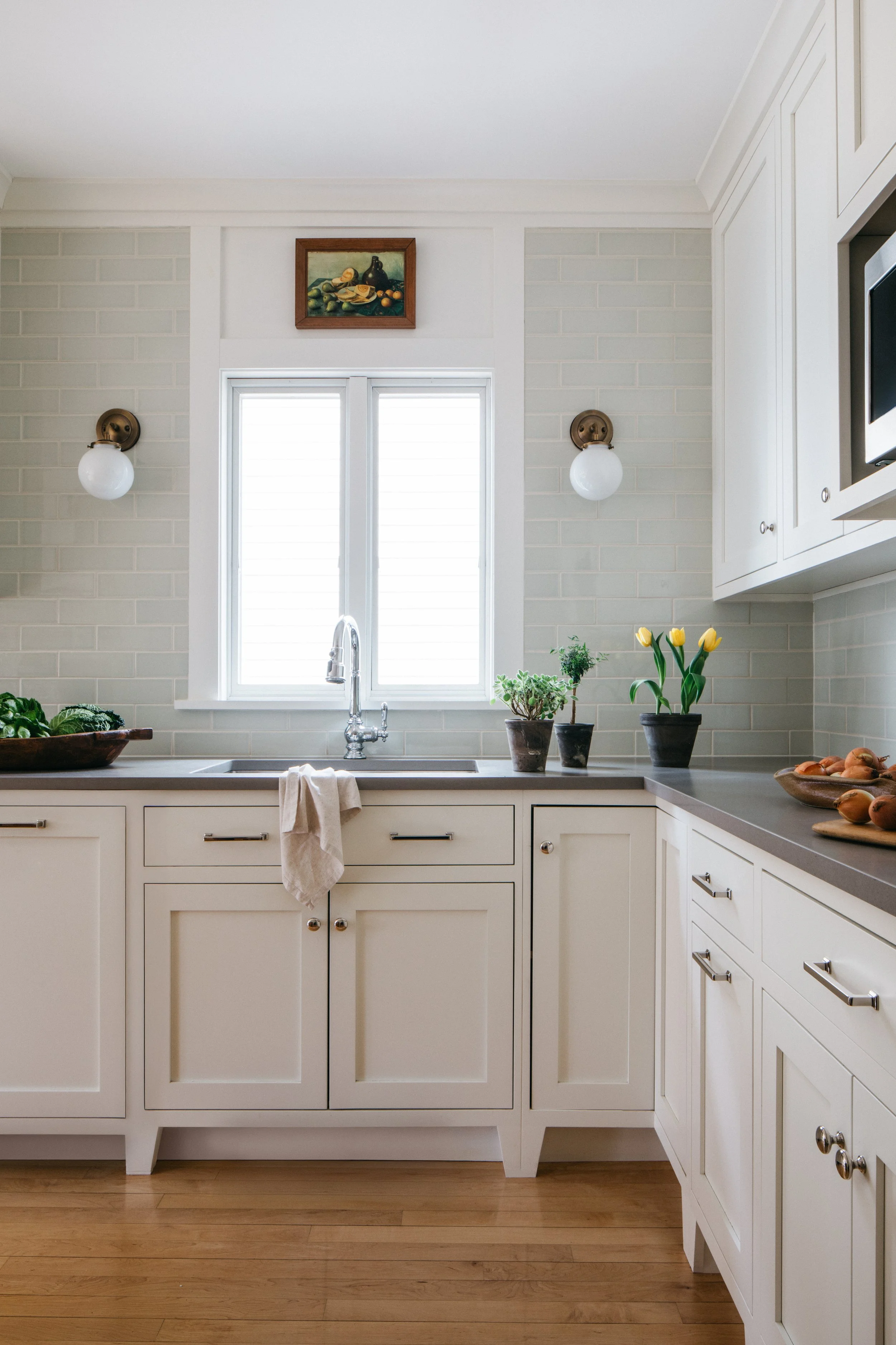 molly-quinn-design-traditional-kitchen-maple-cottage