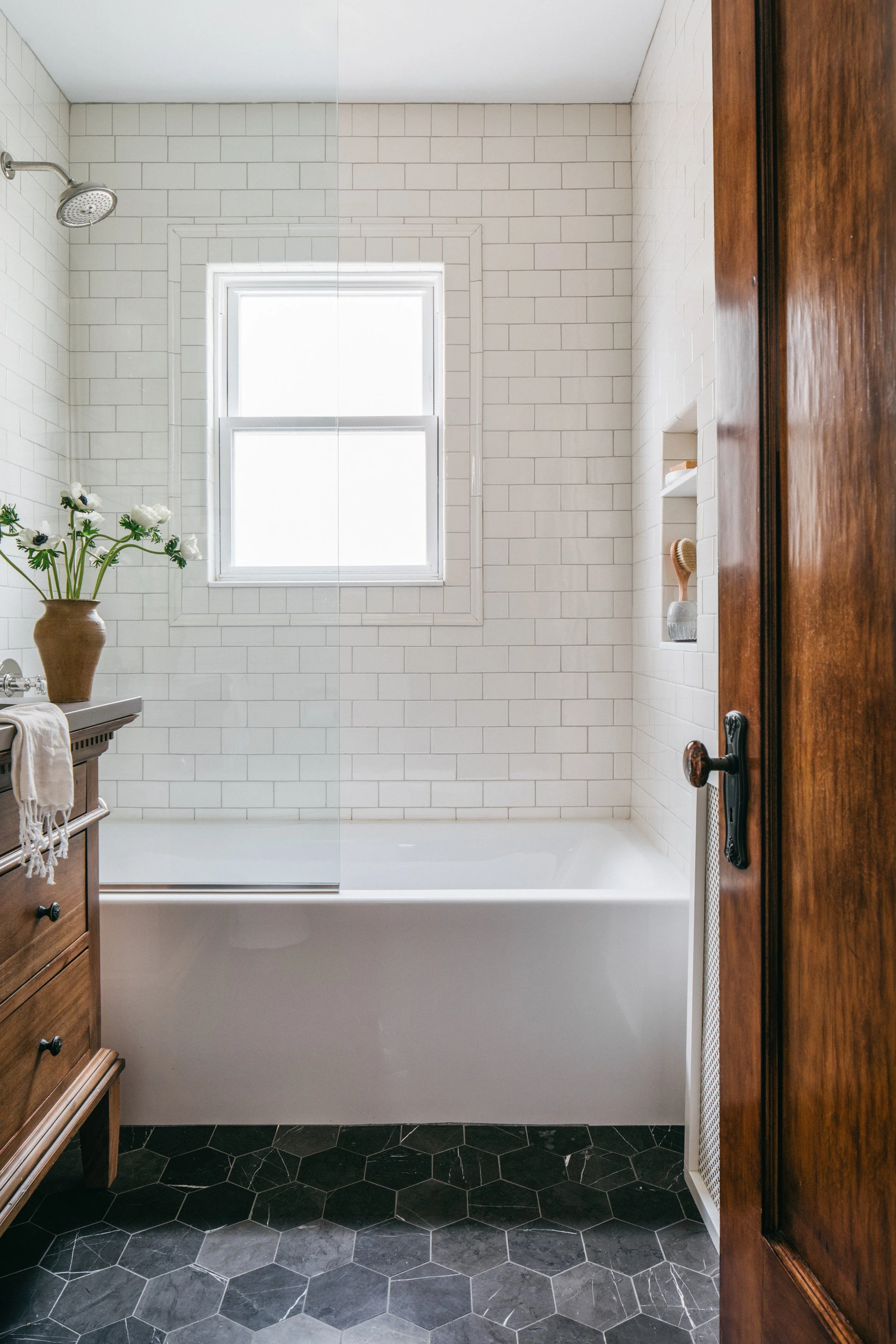 molly-quinn-design-classic-bath-oak-park
