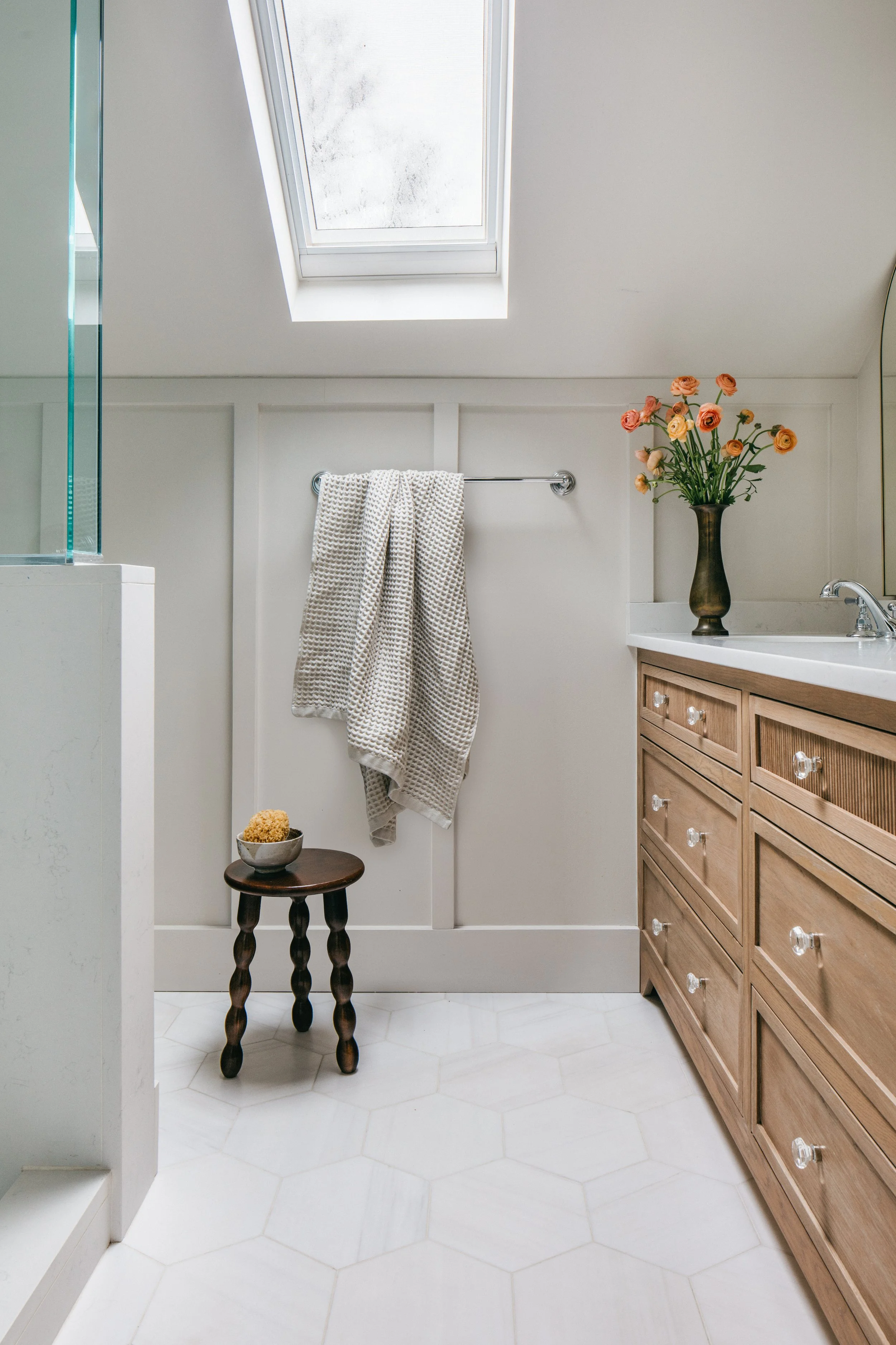 molly-quinn-design-classic-bath-oak-park