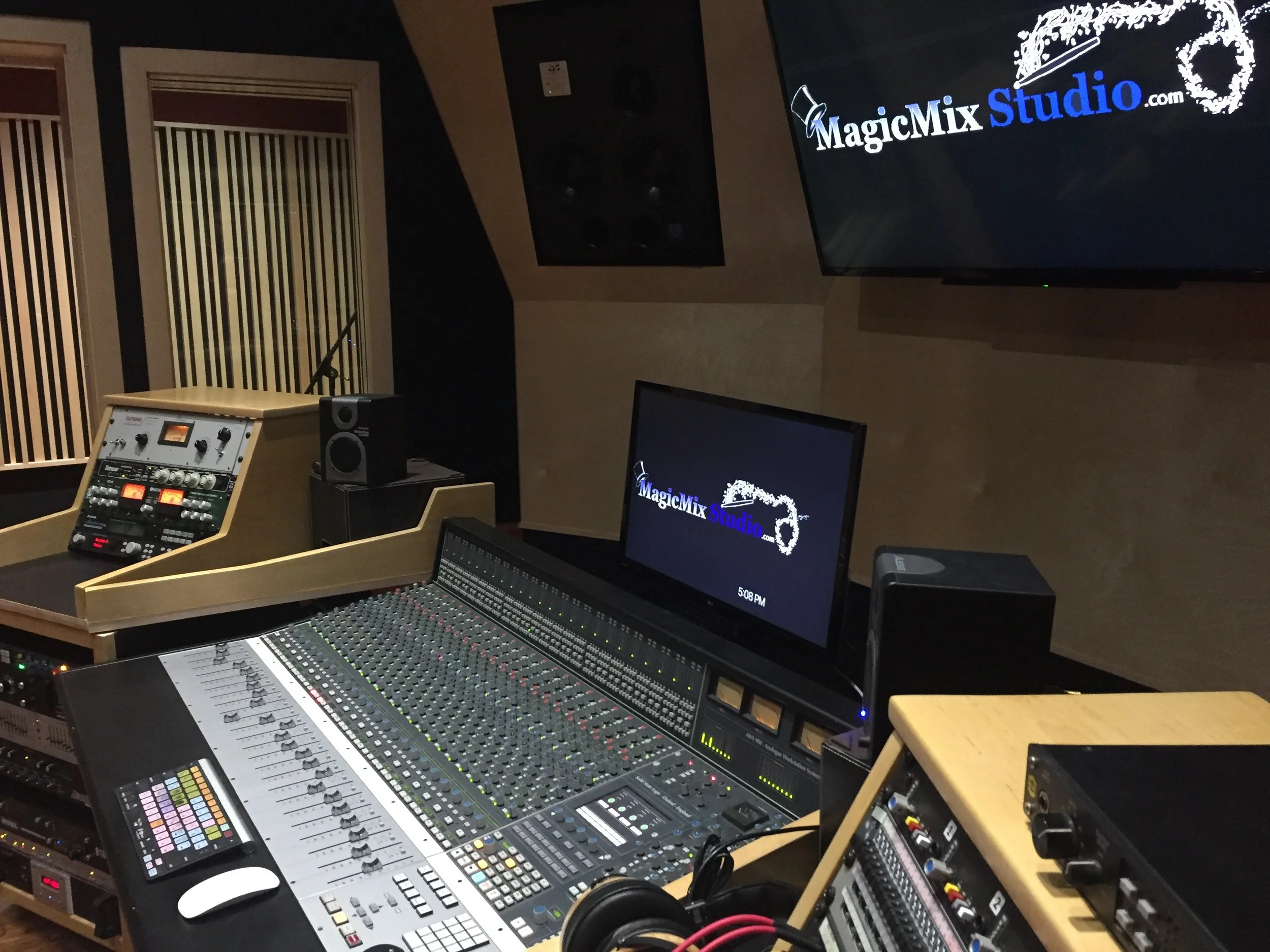 Control Rm toward booth 2.jpg