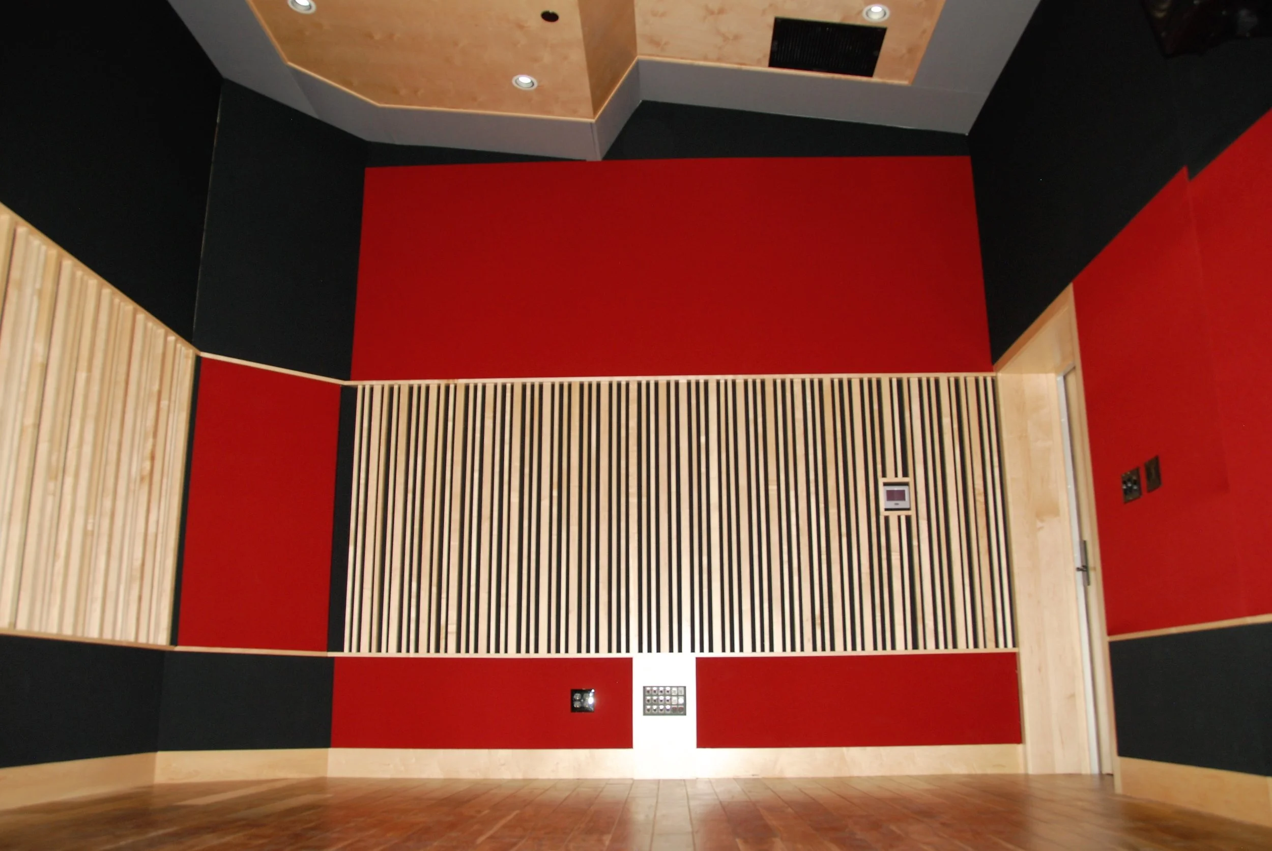 Live Rm from floor looking up.JPG