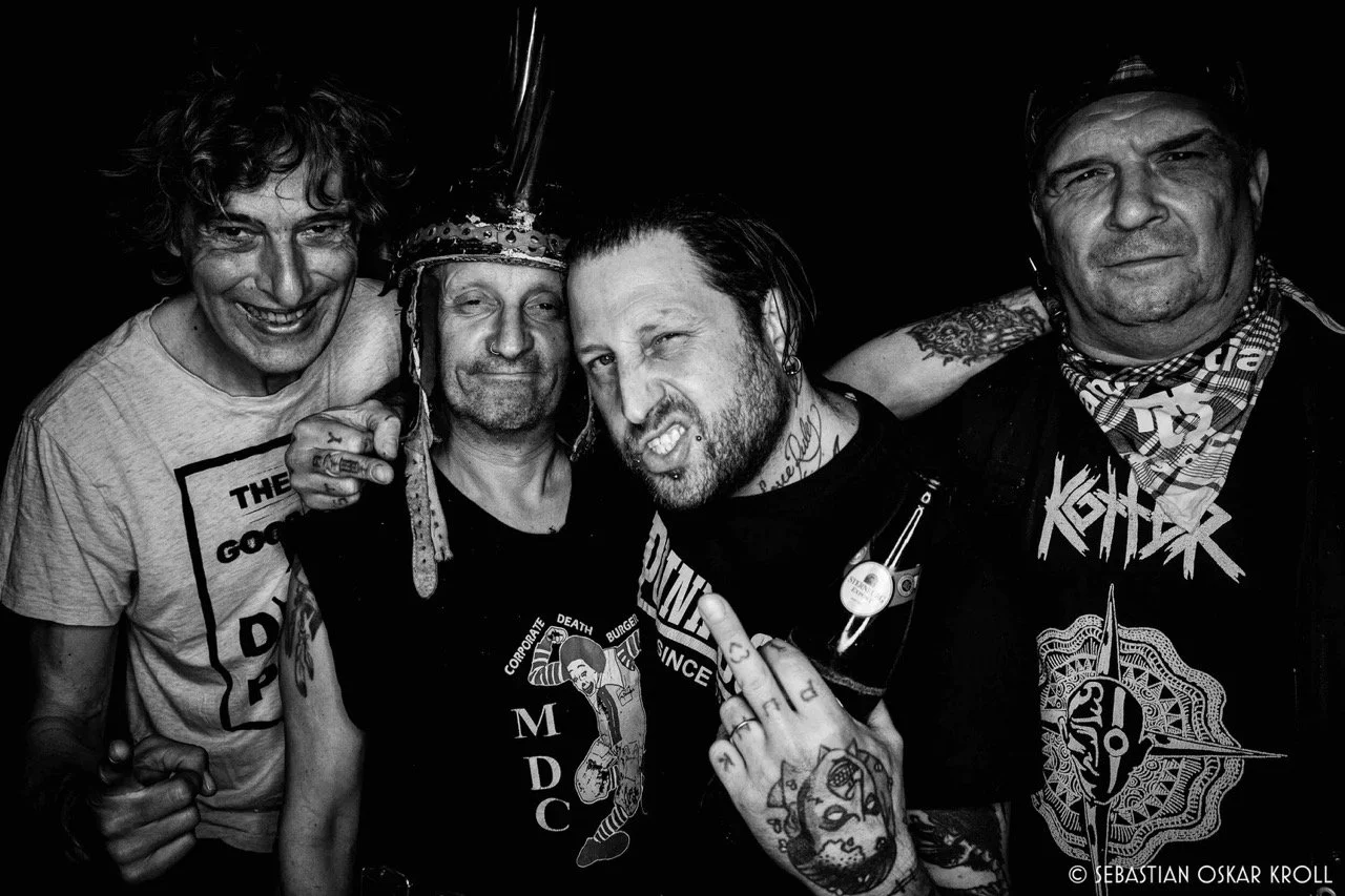 d(e)ad_punx_sebastianoskarkroll.jpeg