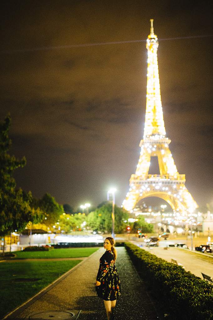 Eiffel-tower-lit-up.jpg