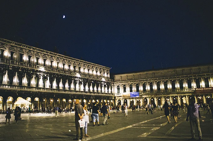 Venice-square-at-night.jpg