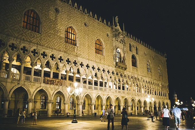 Venicia-at-night.jpg