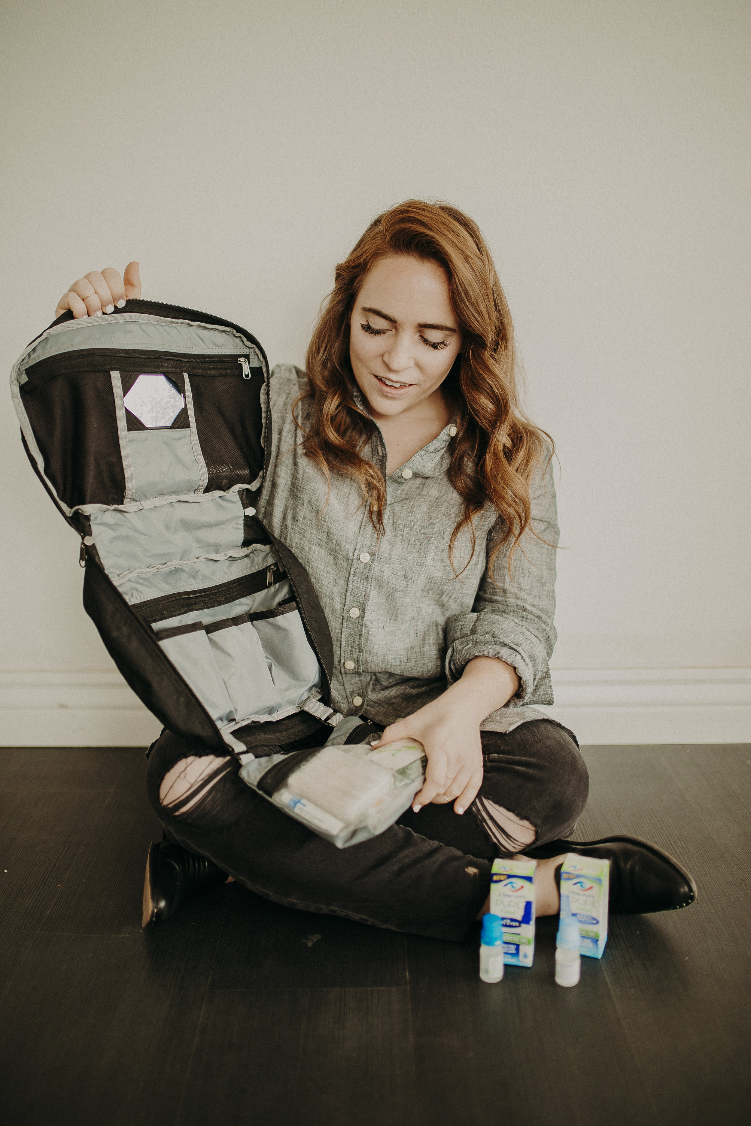  Next is my rollup hygiene bag! I love that I can put everything I could possibly need for hygiene purposes in here, roll it, zip it up, and it's good to go. It is also important to have a bag like this, because you never know what your bathroom situ