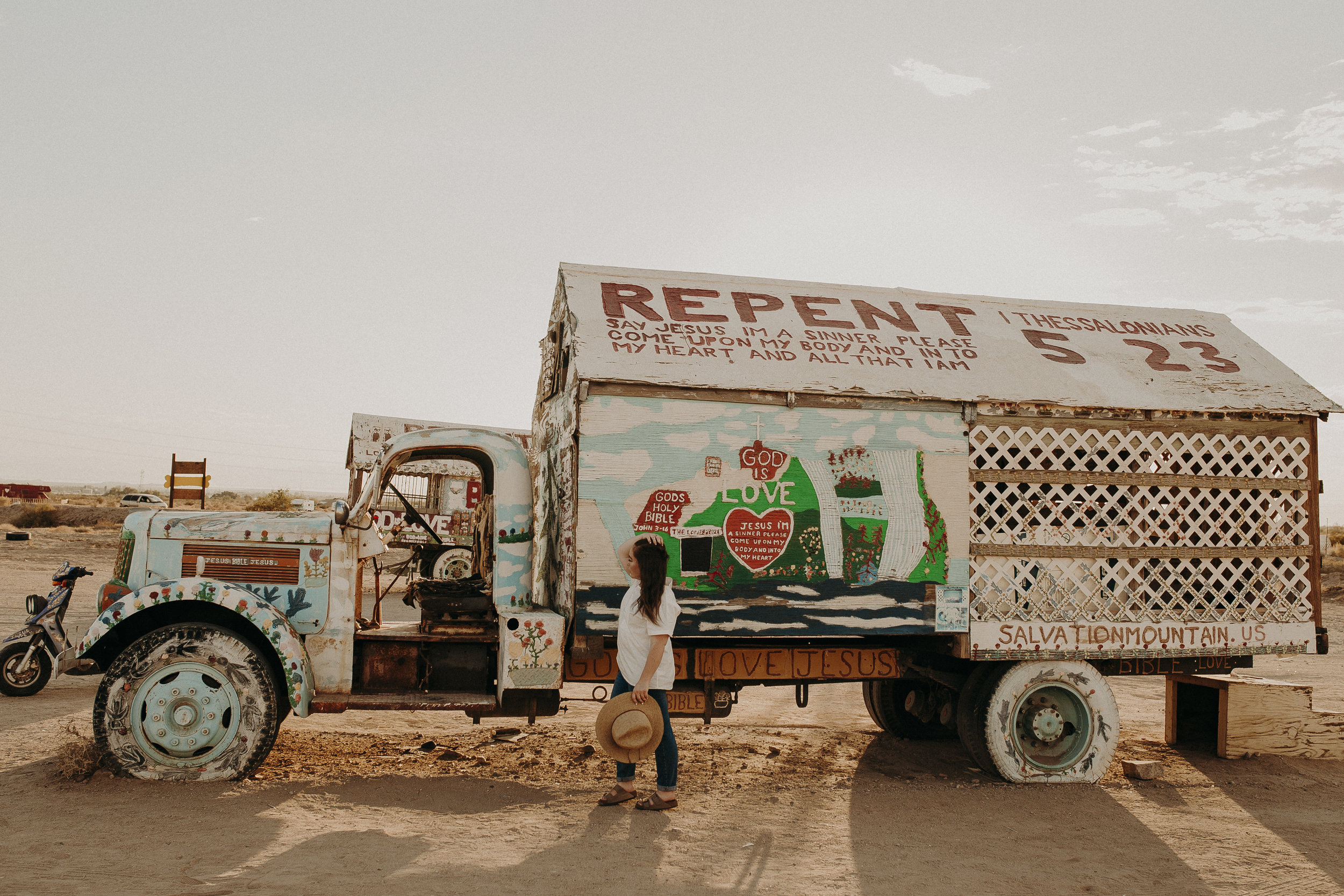 Salvation-Mountain-California-12.jpg