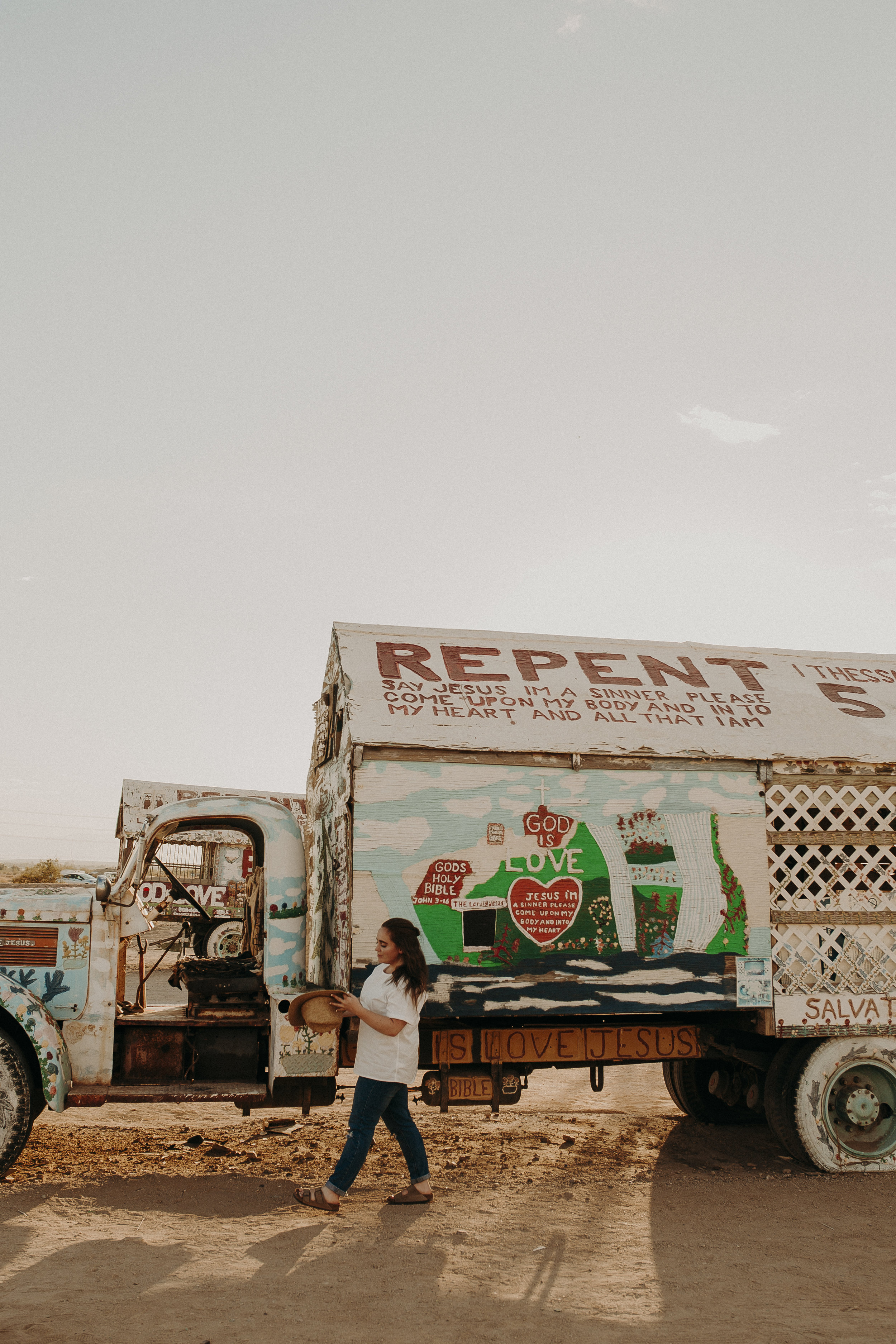 Salvation-Mountain-California-14.jpg