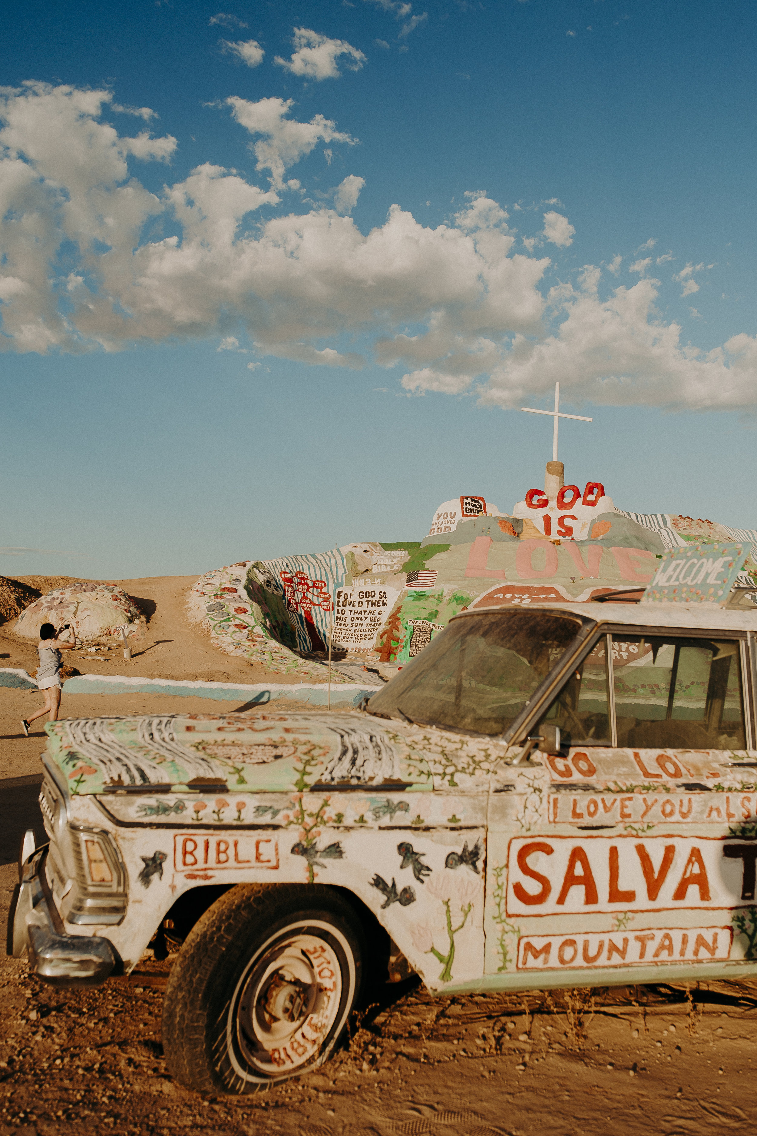 Salvation-Mountain-California-15.jpg