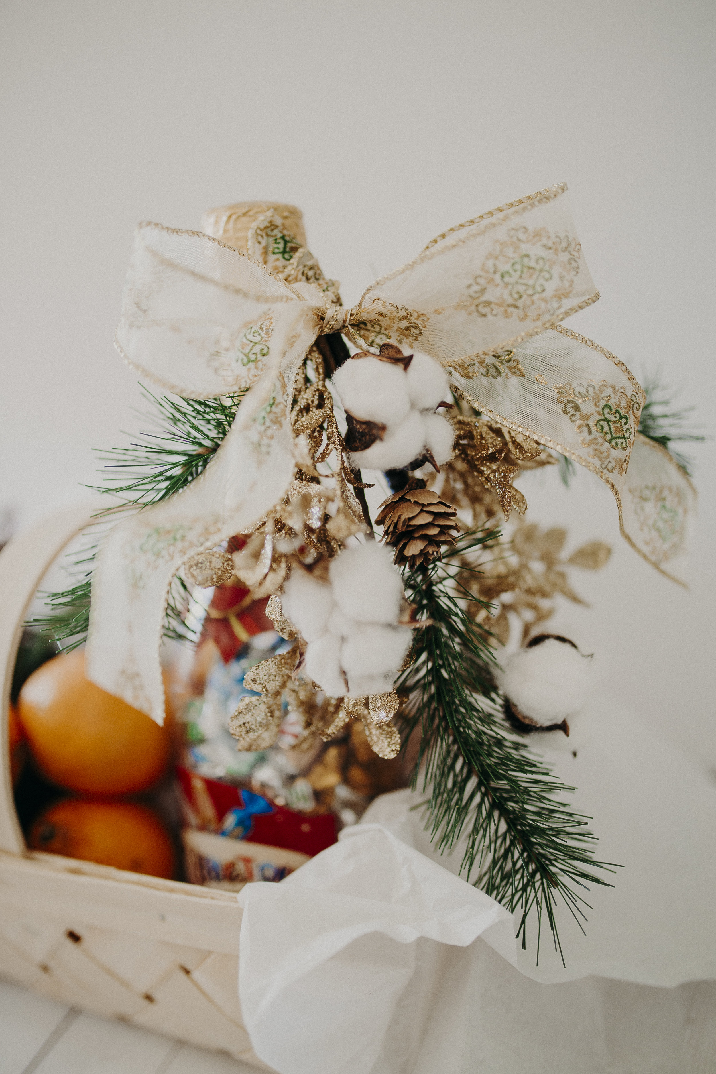 Christmas-Gift-Ideas-MARS-Celebrations-Winter-Wreath-Sprig-Floral-DIY-15.jpg