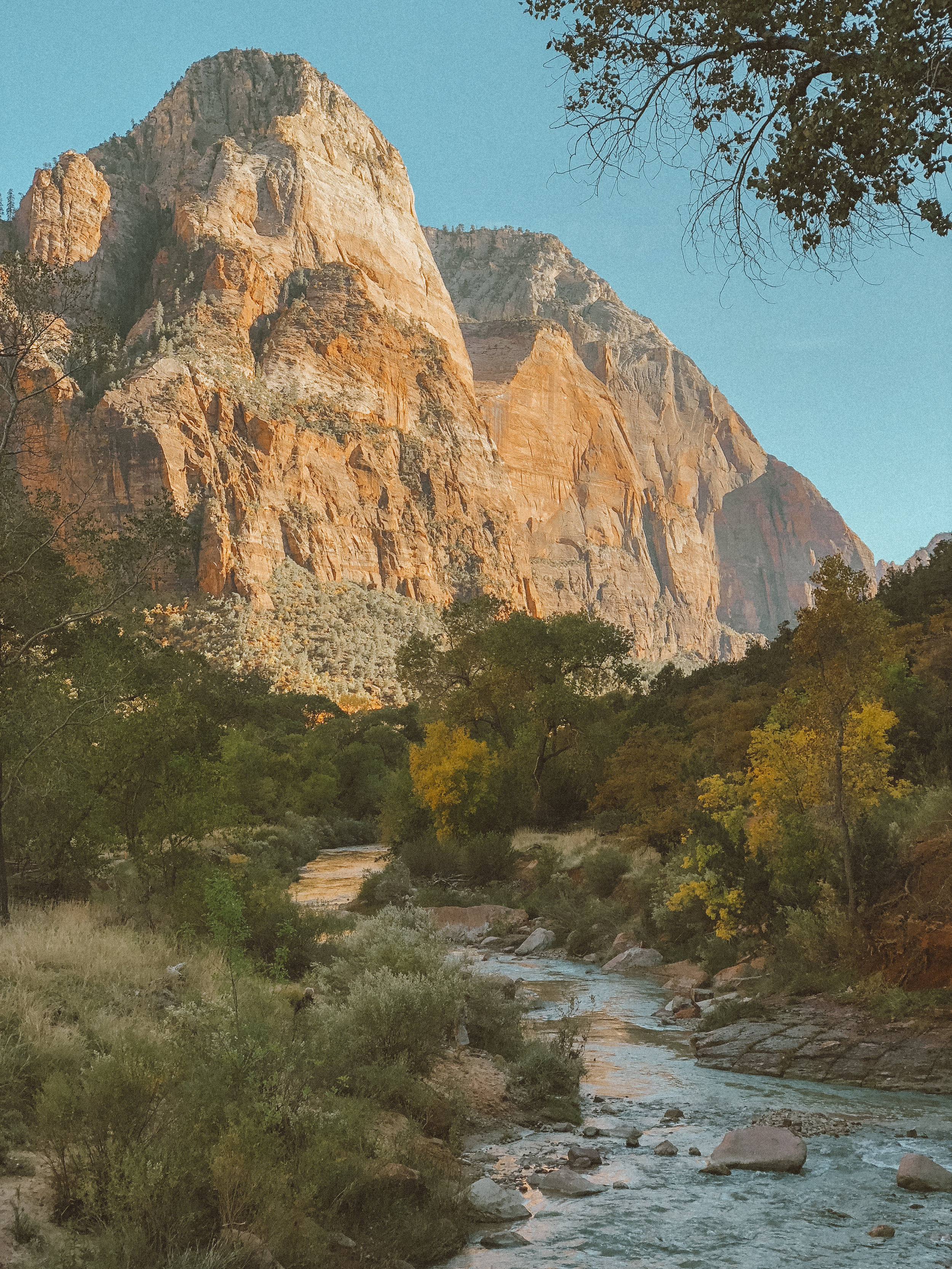 zion national park fort zion souvenir shop oscars burgers-29.jpg