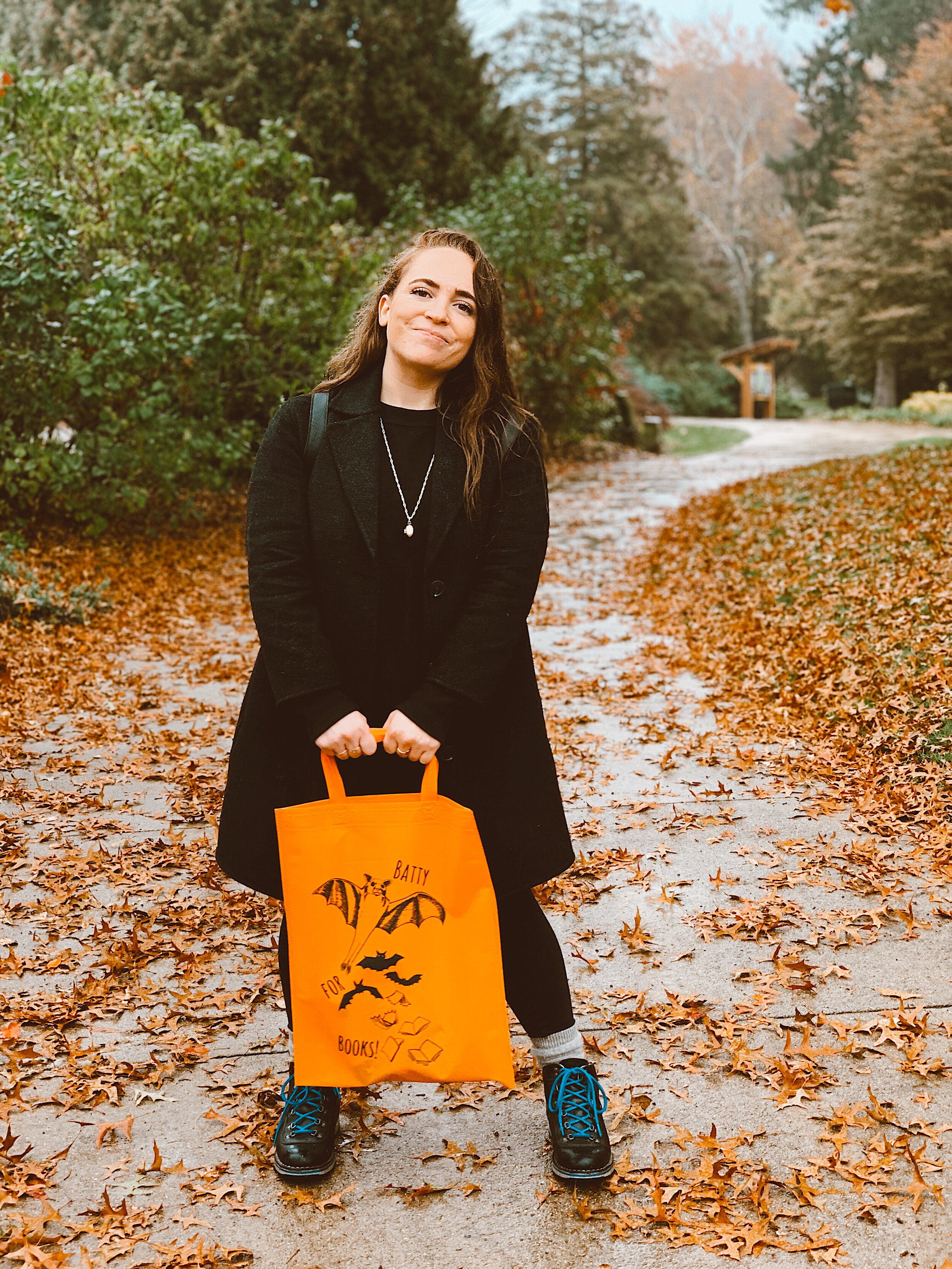  Very happy with my purchases, the seasonal and reusable shop bag from Savoy, and rain-soaked hair. 