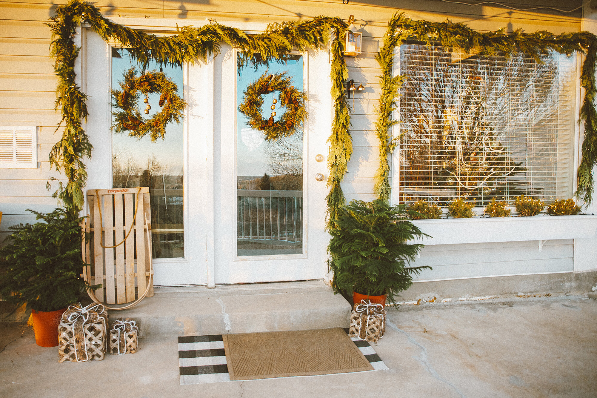 Christmas Porch Decor Ideas-7resized.jpg