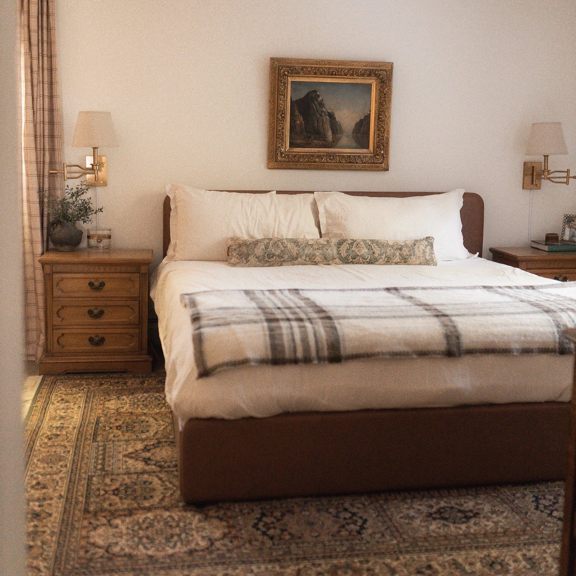 A Cozy Vintage Primary Bedroom Makeover Filled With Antique &amp; Secondhand Finds