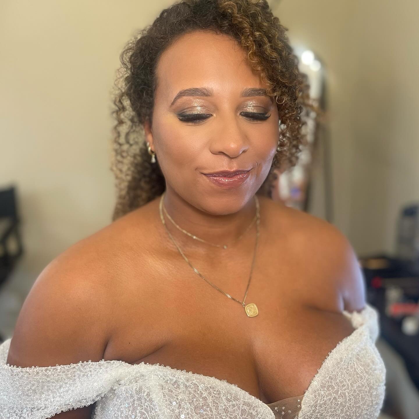 The Beautiful Melissa 🫶 

I&rsquo;m abit behind on the old posting but I&rsquo;m making an effort to catch up! 🤣 Melissa has her wedding day a few weeks back now and what a vision did she look like 😍 . She&rsquo;s always been a regular client of m