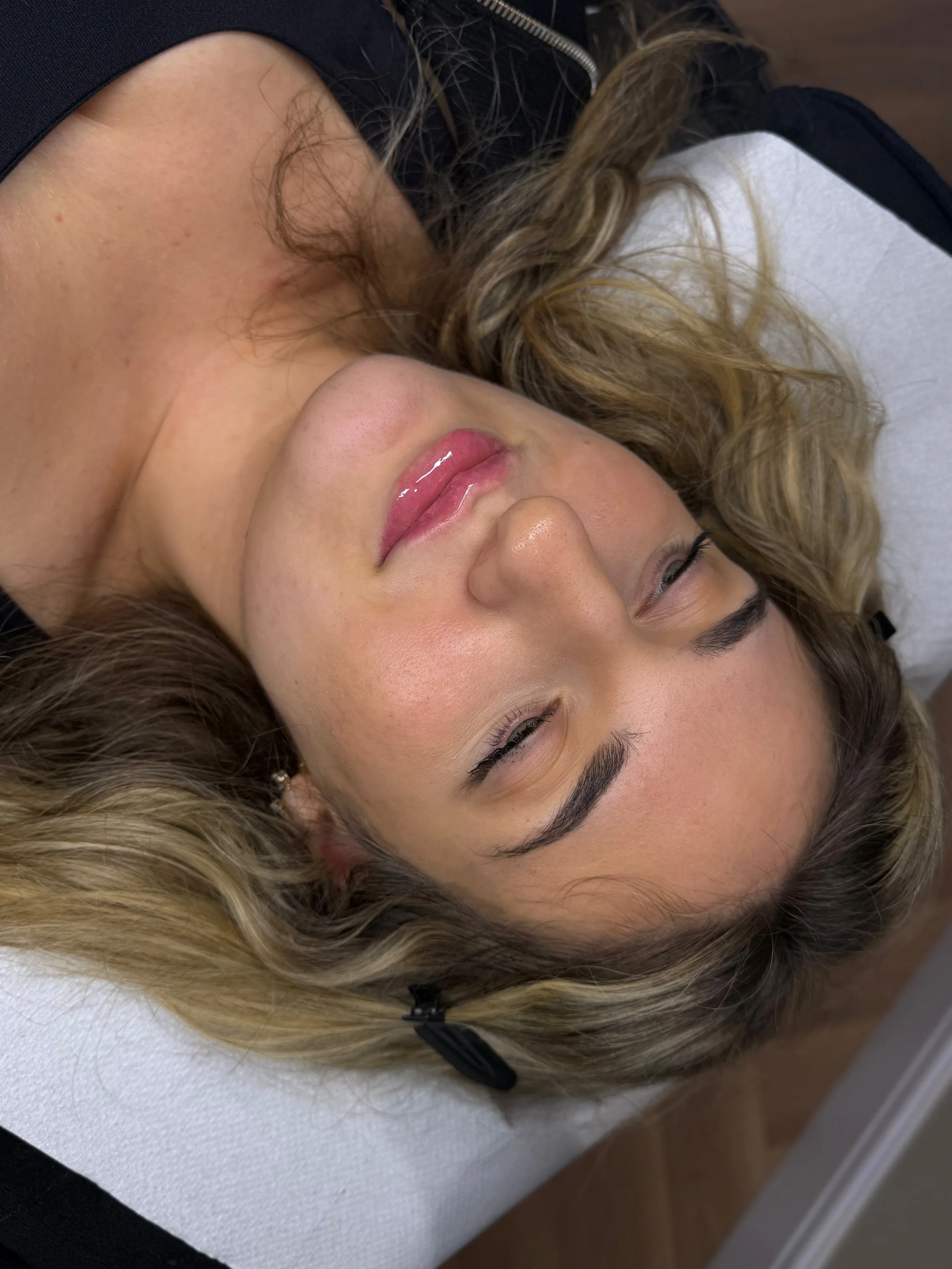 Facetune_11-06-2026-20-36-38.jpeg
