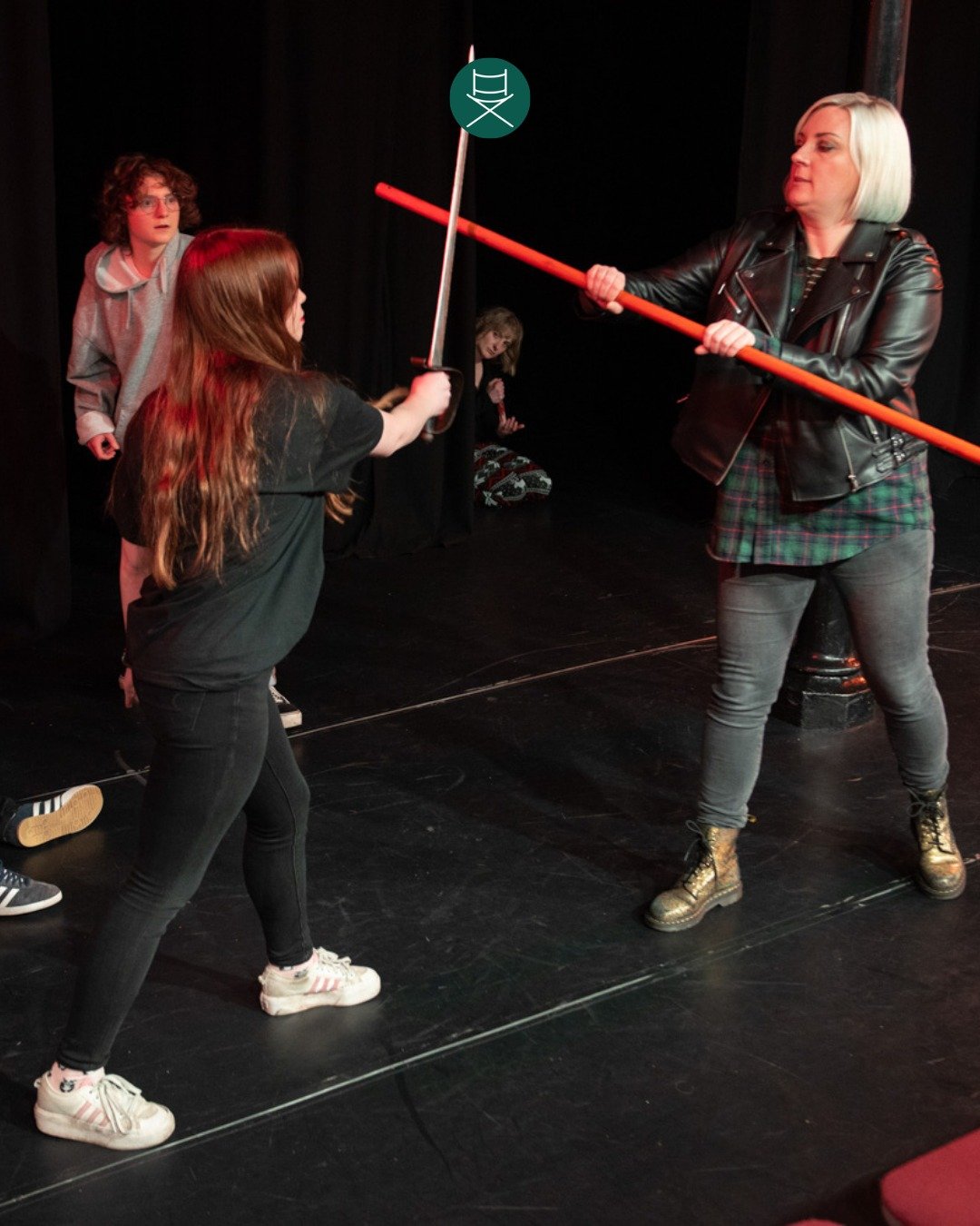 Drama? Tick. Dialogue? Tick. DUEL? Absolutely.

Because sometimes theatre calls for intensity, commitment&hellip; and a massive fight on stage!

#ActingOutDramaSchool #StageCombat #DramaSchoolLife #TheatreTraining #StudentShowcase #EdinburghTheatre #