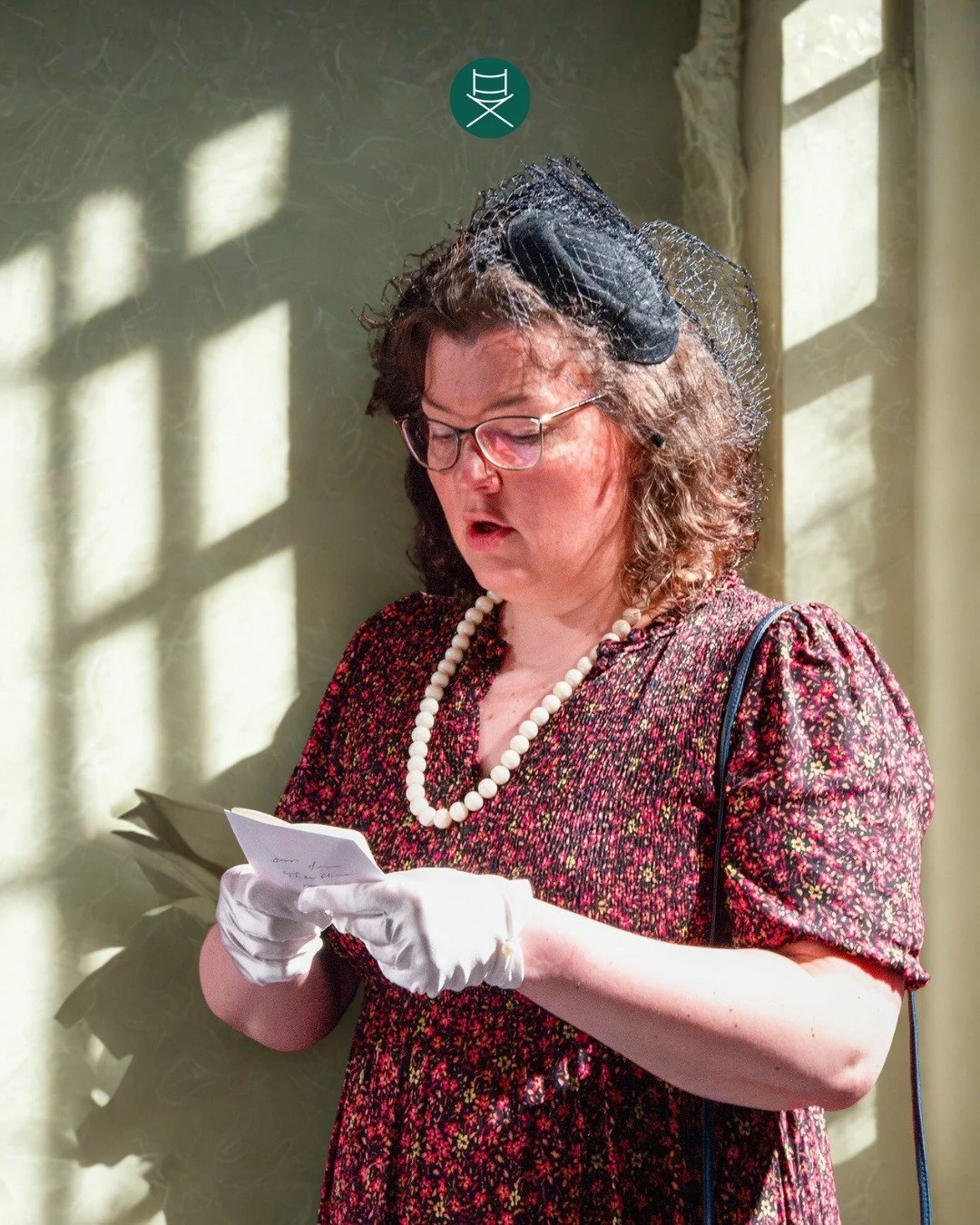 The gloves, the pearls, the hat&hellip; this character has a whole era woven into her costume.
What year or decade do you think this moment belongs to?

#ActingOutDramaSchool #CostumeWork #ActingInEdinburgh #GuessTheDecade #TheatreVibes #DramaSchoolS