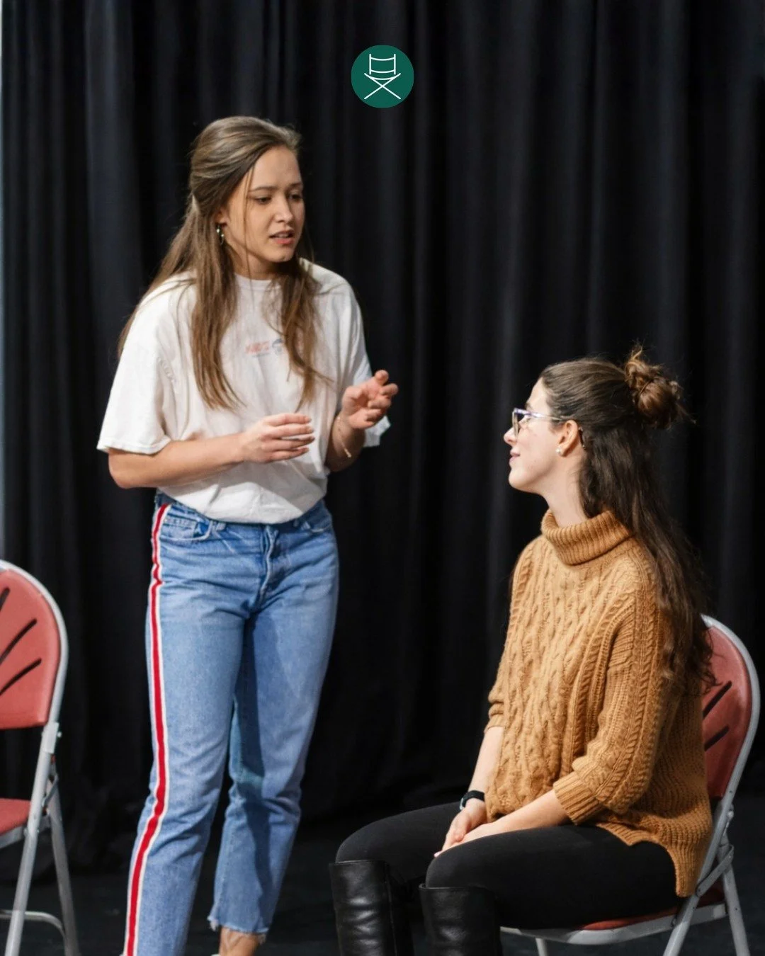 Acting is the art of transforming, not with costumes or sets, but with imagination, breath and connection.
One scene, one choice, one shift in energy, and everything changes.

📸 Photo credit by: @jondaveyphotography

#ActingOutDramaSchool #ActorTrai