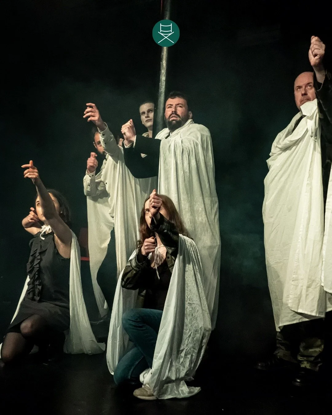 A little throwback to our Advanced students on stage in May 🎭✨

This was Antigone, and moments like this are exactly why we love performance terms so much. Weeks of training, rehearsals and building the piece together, all leading to one night on st