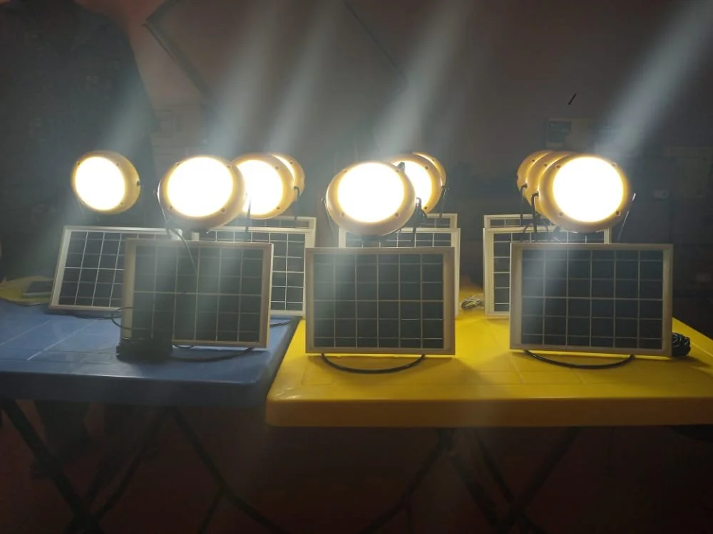100 Solar Study Lamps