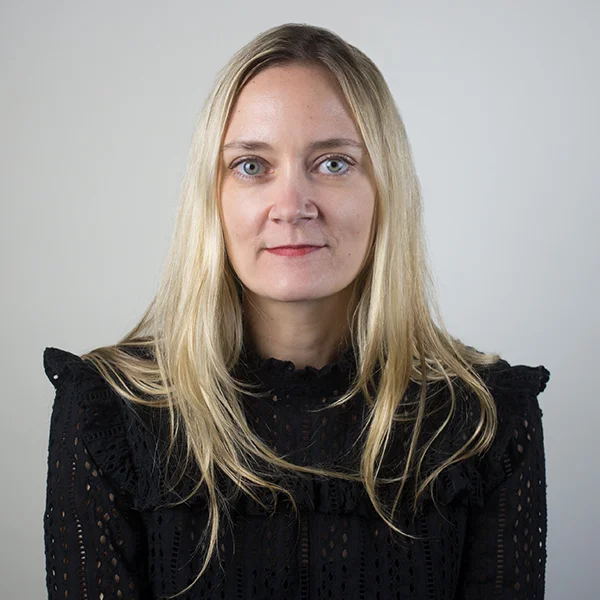 ANN STEPHENSON-->Director of Operations-->ann@aestheticmovement.com