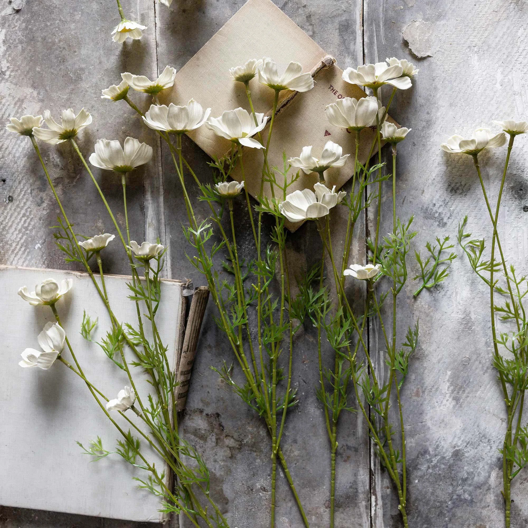 (4) Artificial-Cosmos-Meadow-White-Abigail-Ahern-7_2e900516-24ba-4c44-8ede-b0f6e495e077.jpg
