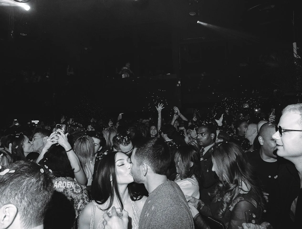 couple kissing on the dancefloor private NYC event