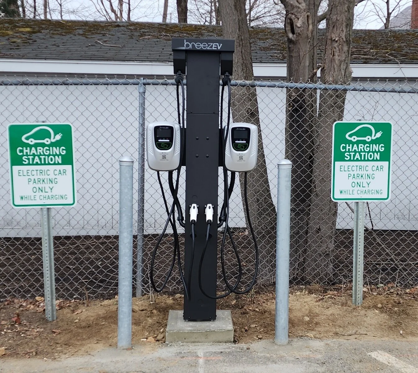 Car Charger Pic 1.jpeg