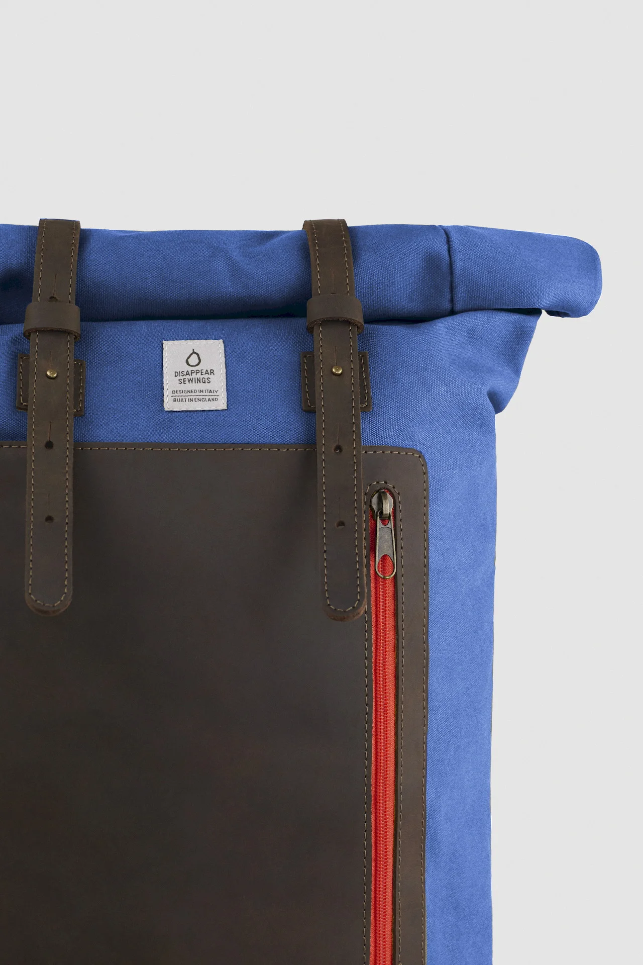 DS_Studio_May19_WLDGrnBrn_0072_BLUE_DarkBrown_RedZip_web_1080.jpg