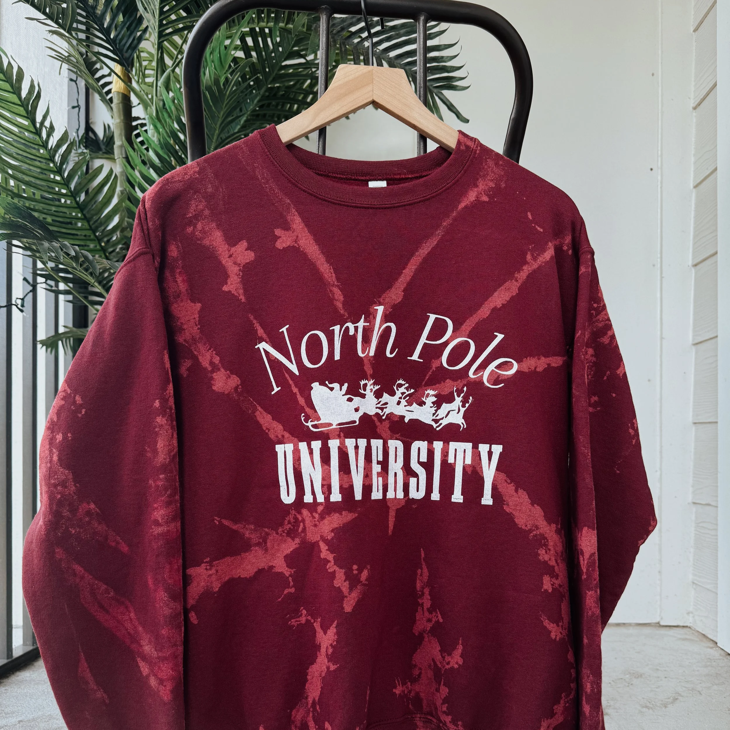 NORTH POLE CREWNECK (ACID HOLLY)