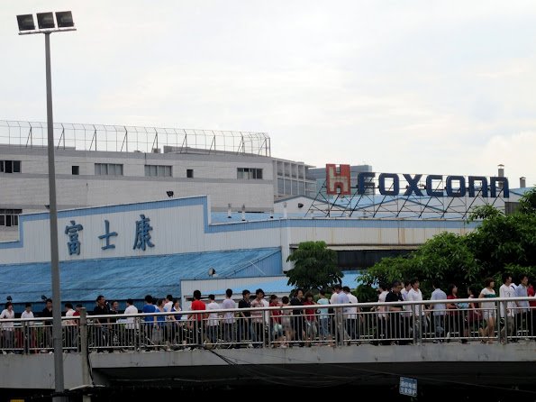 3.FoxconnShenzhenLonghua.JPG