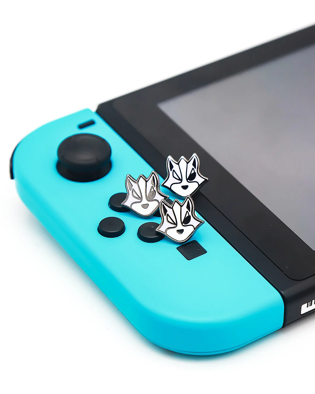 wolf on switch 2.jpg