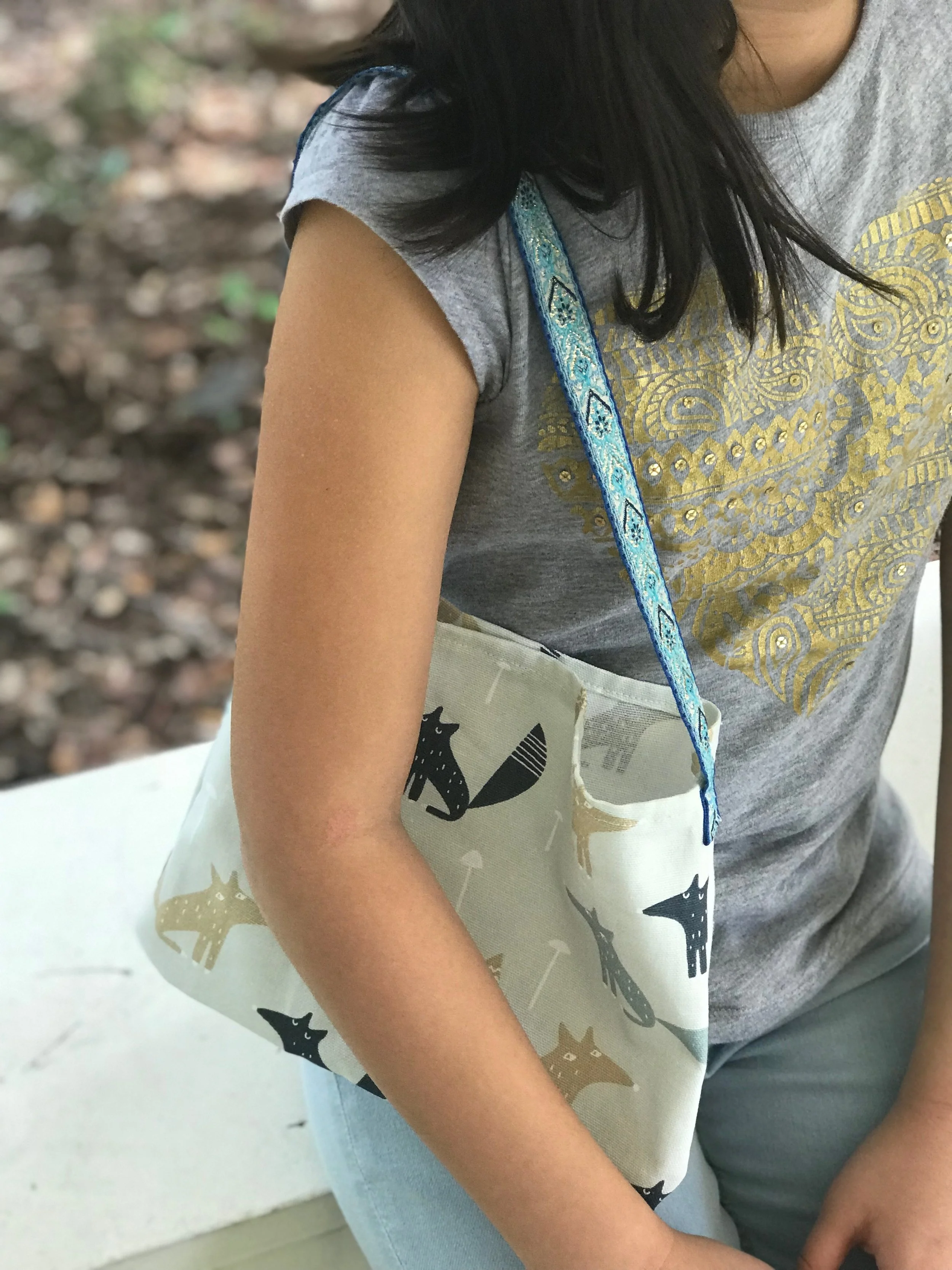 Wolf hand bag small-child