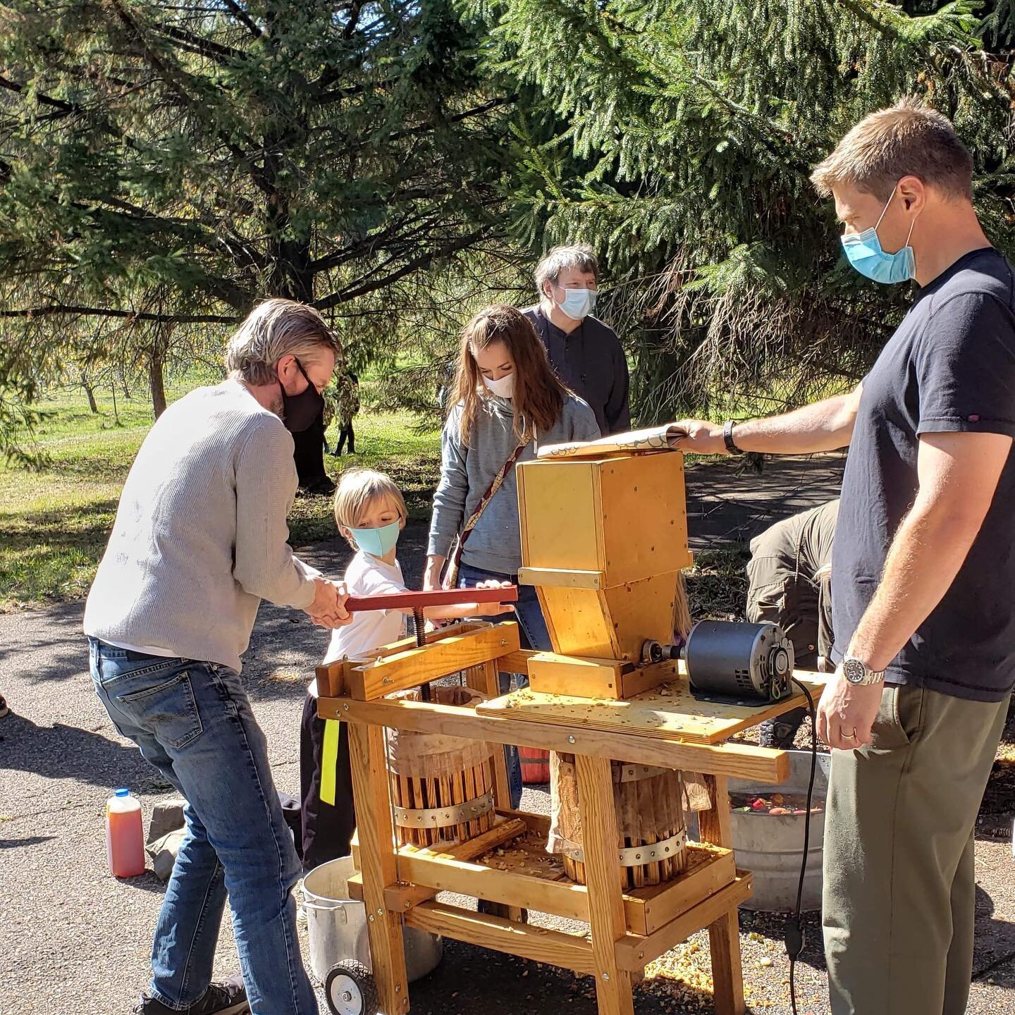 Great fun on the apple picking and cider pressing day last Sunday.
#organicorchard #organicfarm