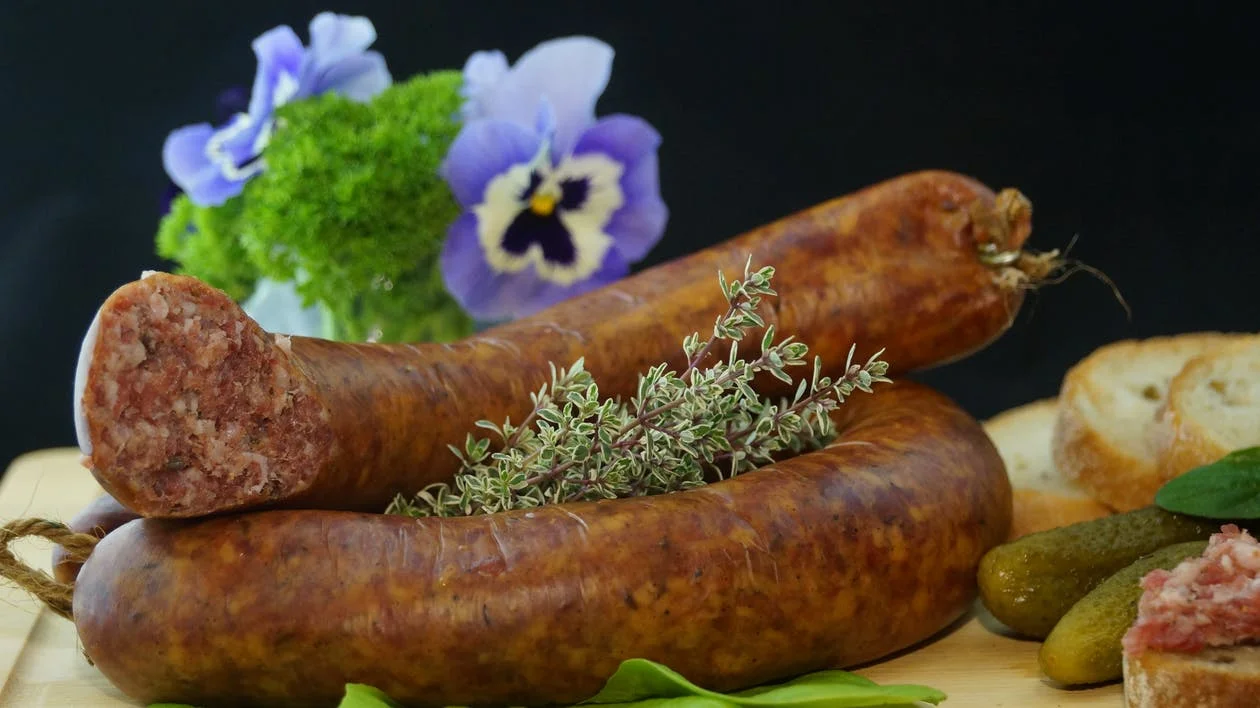 sausage-food-eat-delicious-42254.jpeg