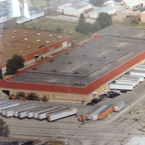100,000 sq feet