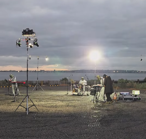 truly on set