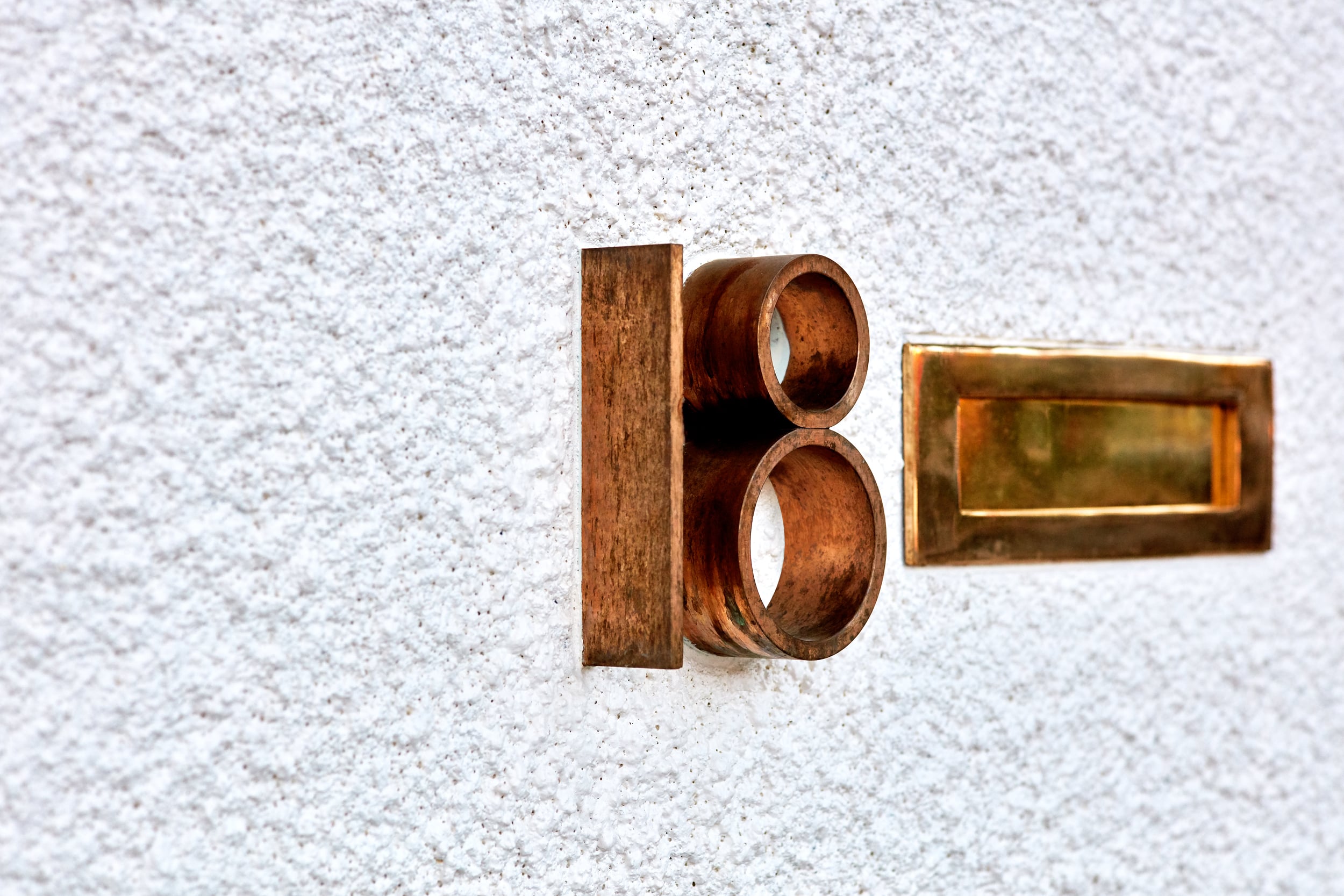 simple-forms-which-contrast-with-the-local-architectural-vernacular-that-tends-towards-the-subtropical-‘nest’-typo.jpg