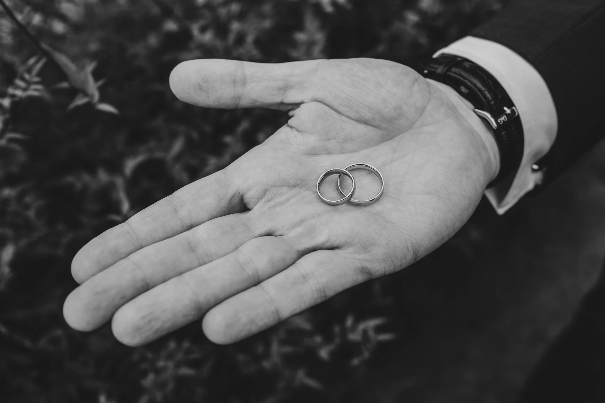 LouiseandGregmonochrome-283.jpg
