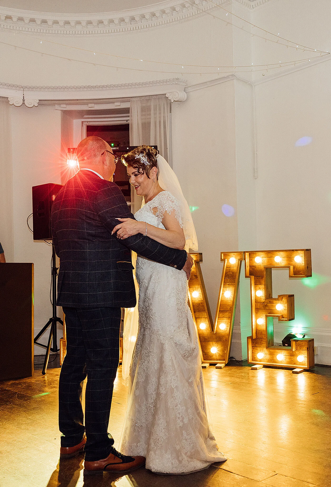 Jen and Garry colour (656 of 726).jpg
