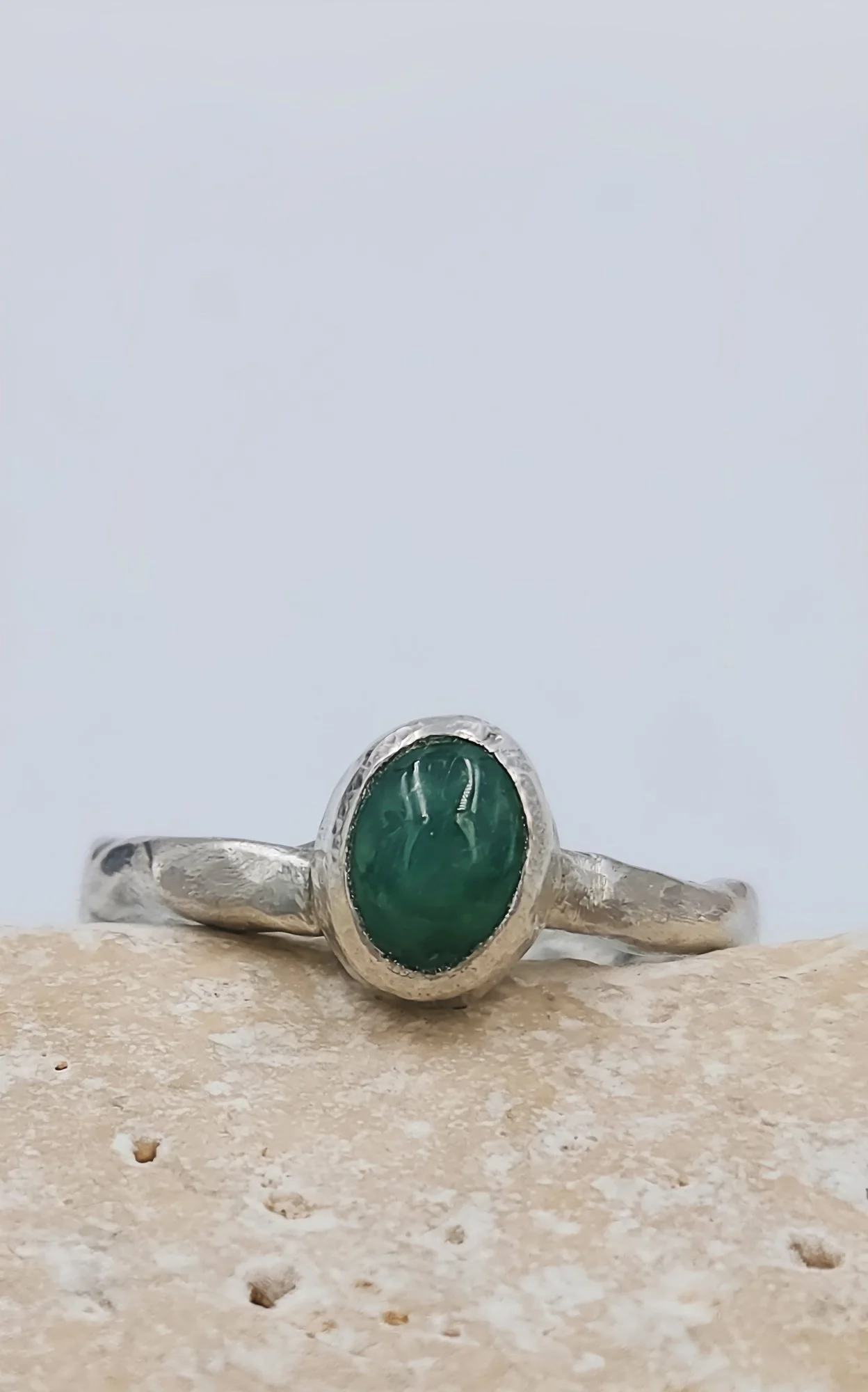 emeraldcabochonring1.jpg