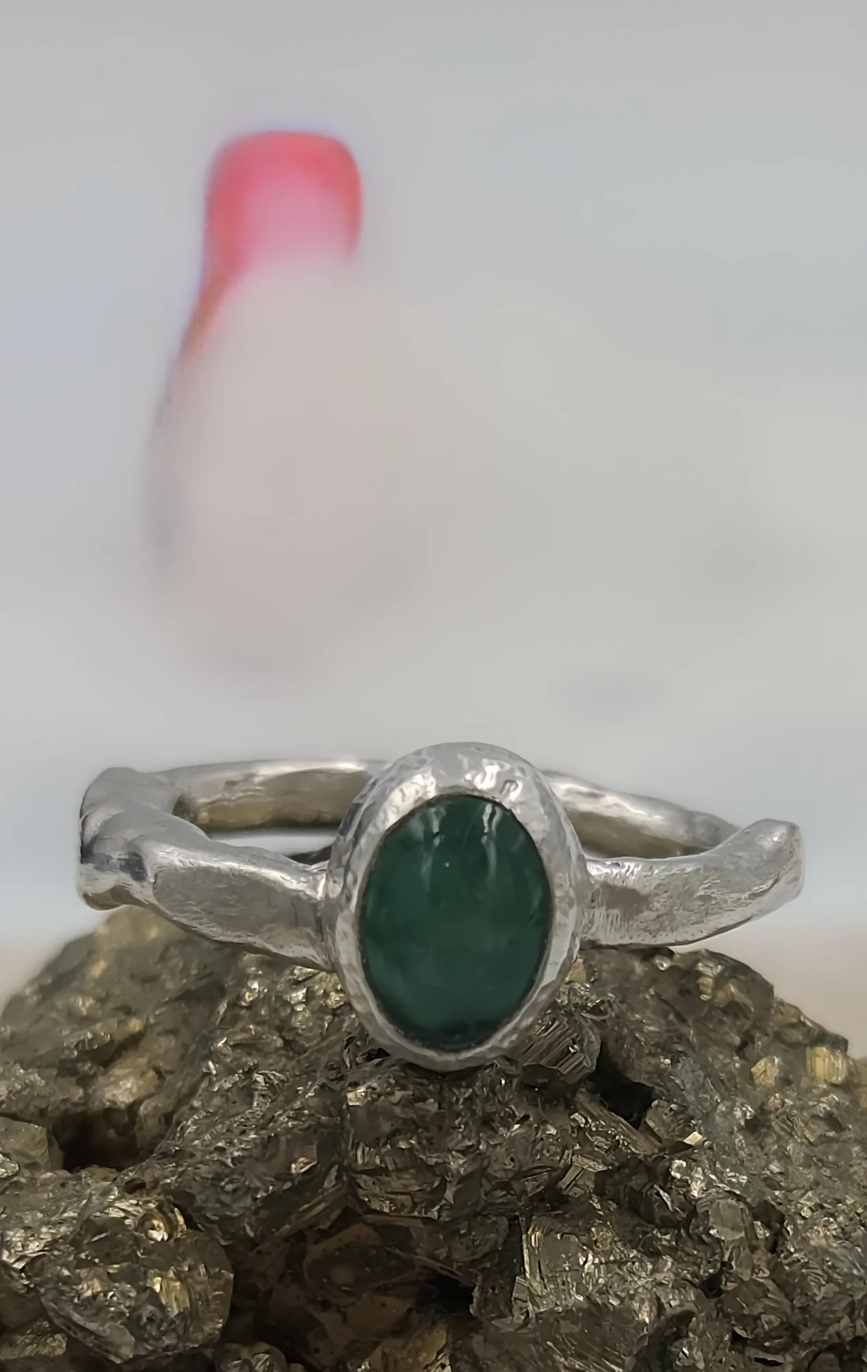 emeraldcabochonring13.jpg