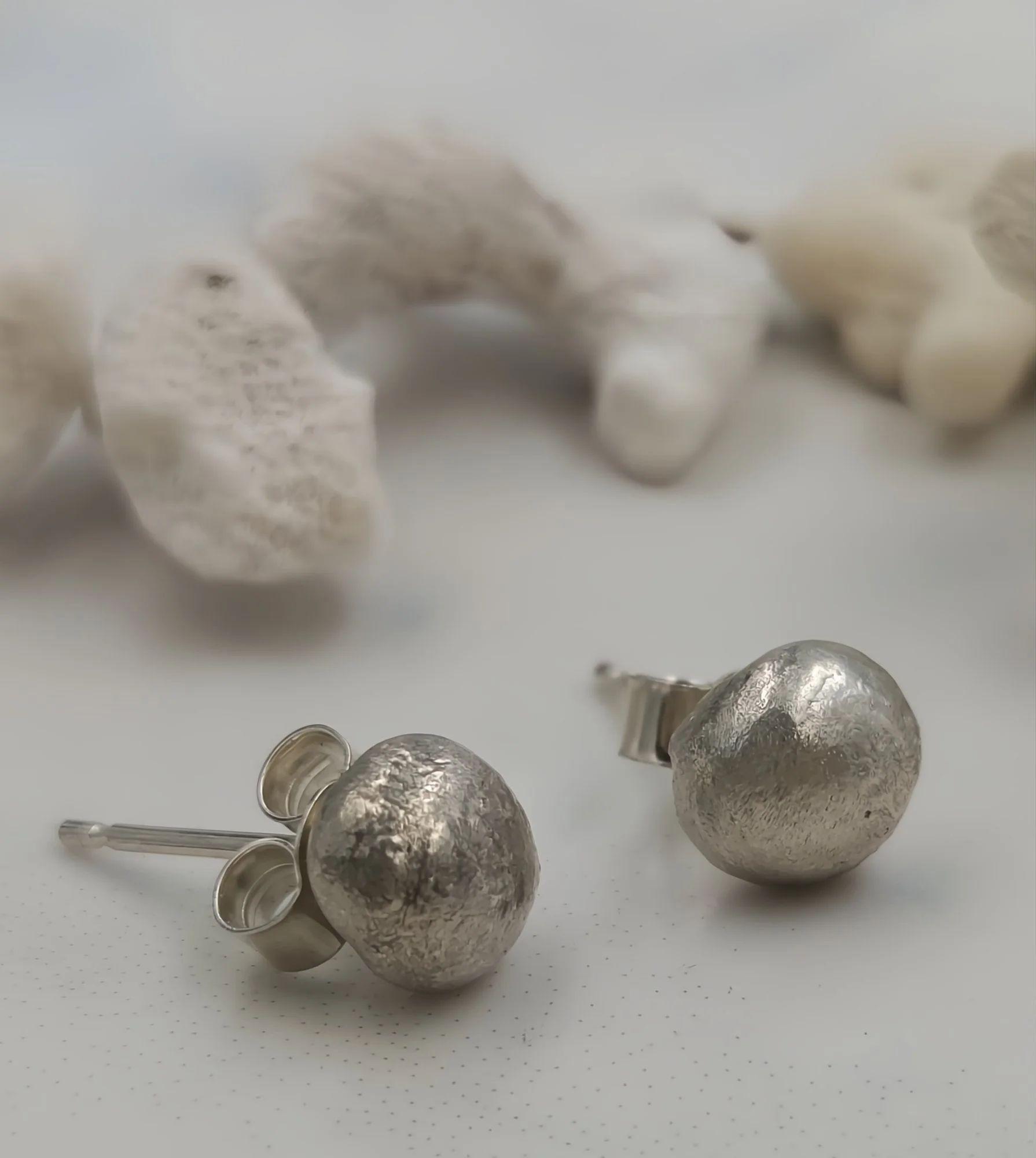 moltensilverstuds9.jpg