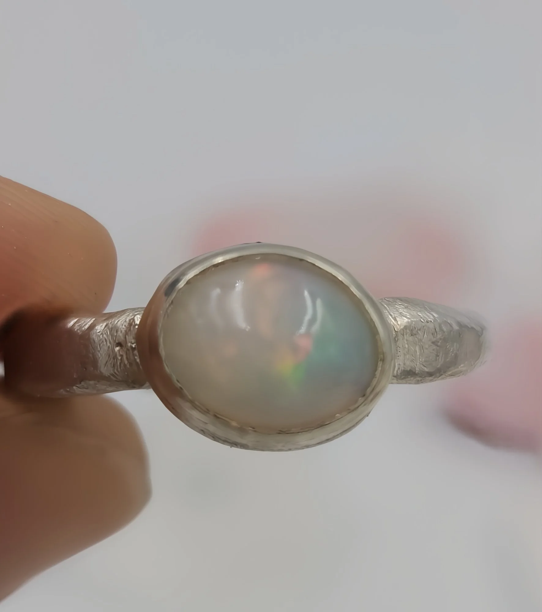 whiteopalring19.jpg