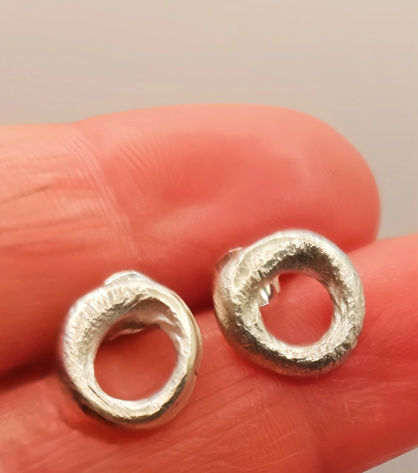 smallcirclestuds9.jpg