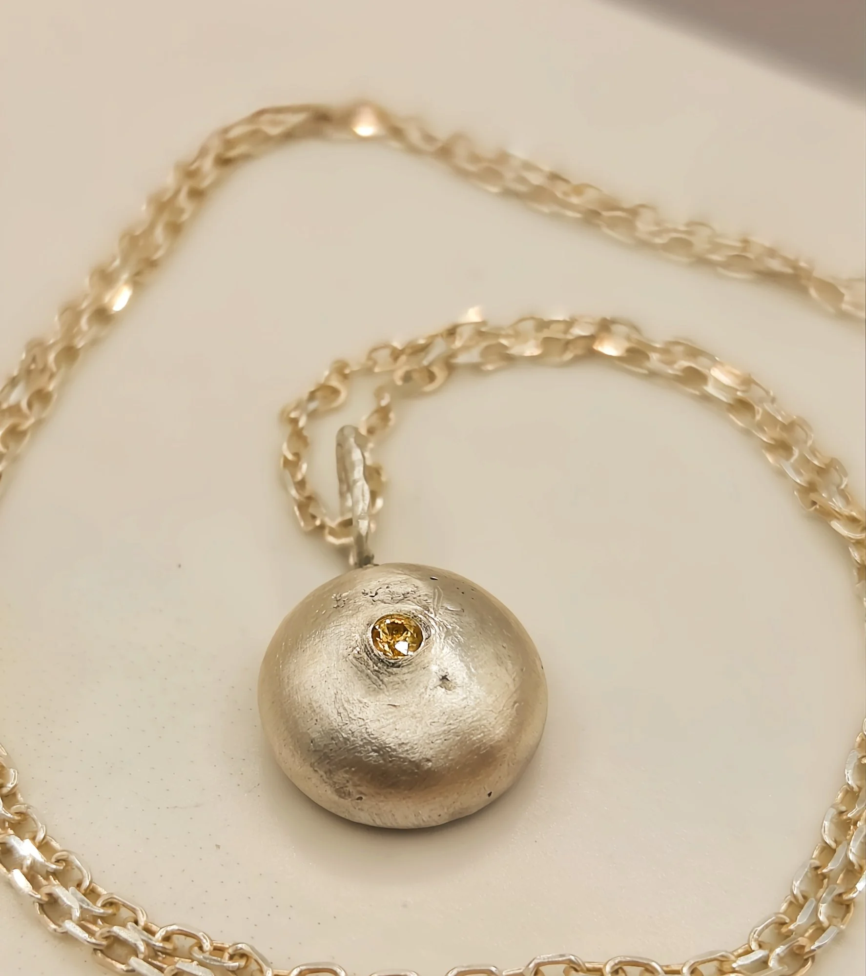 yellowsapphirependant11.jpg