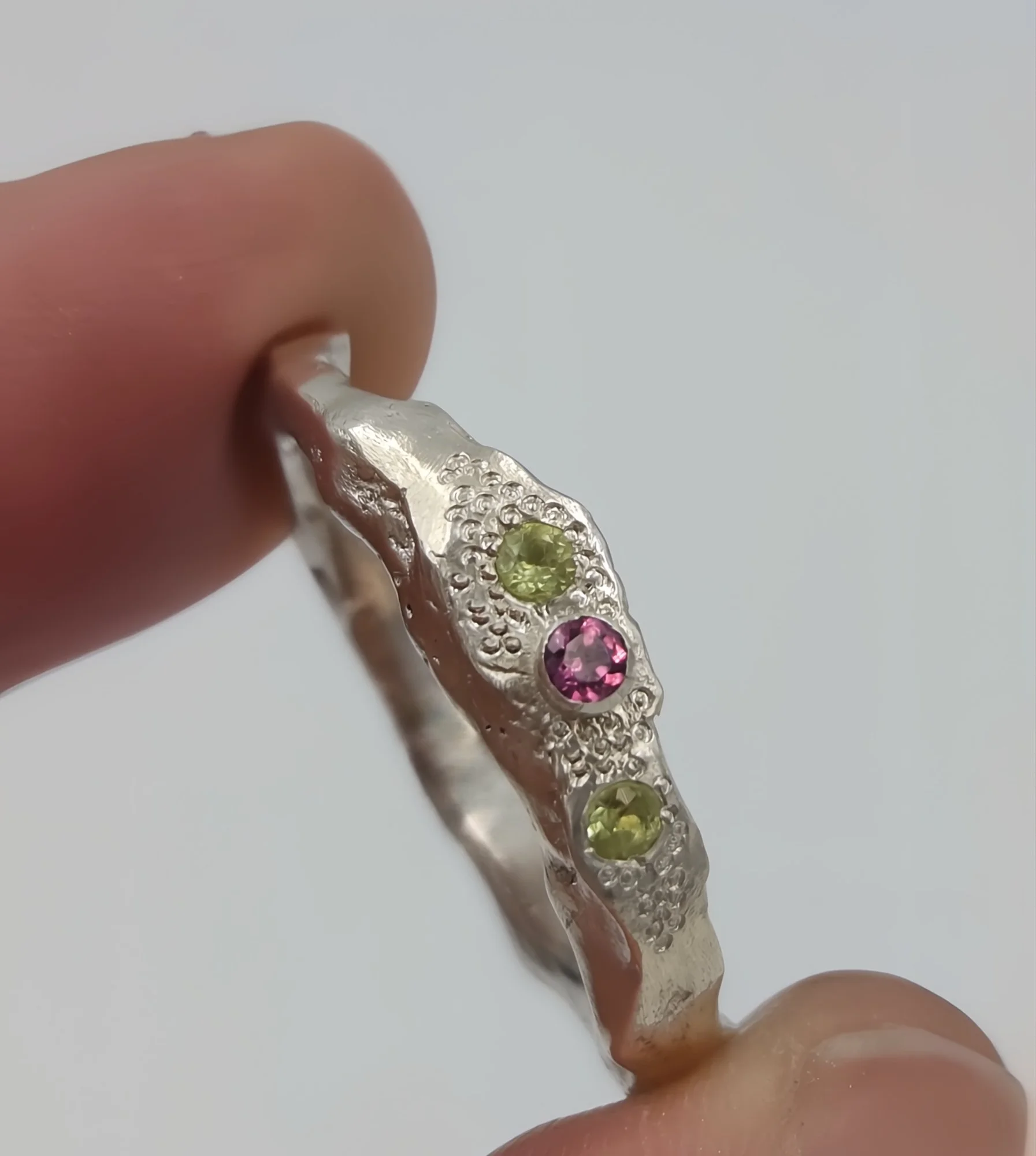 Hand-Forged Sterling Silver Signet Ring with Rhodolite Garnet & Peridot – Artisan Gemstone Ring