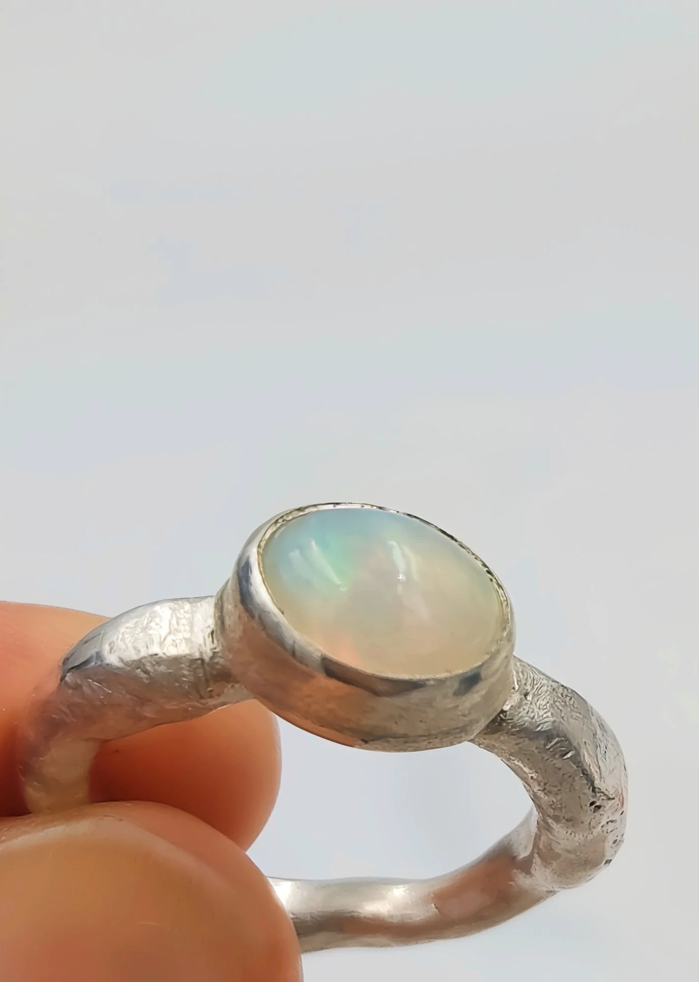 whiteopalring31.jpg